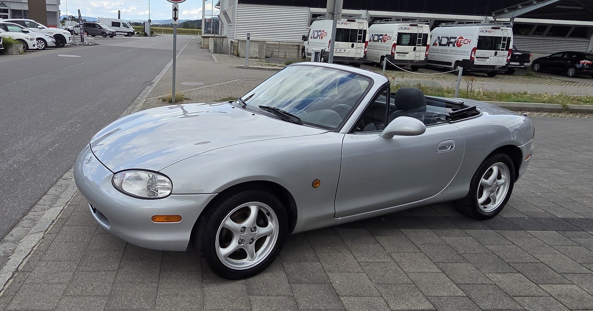 MAZDA MX-5 1.8i-16 Youngster-image-19