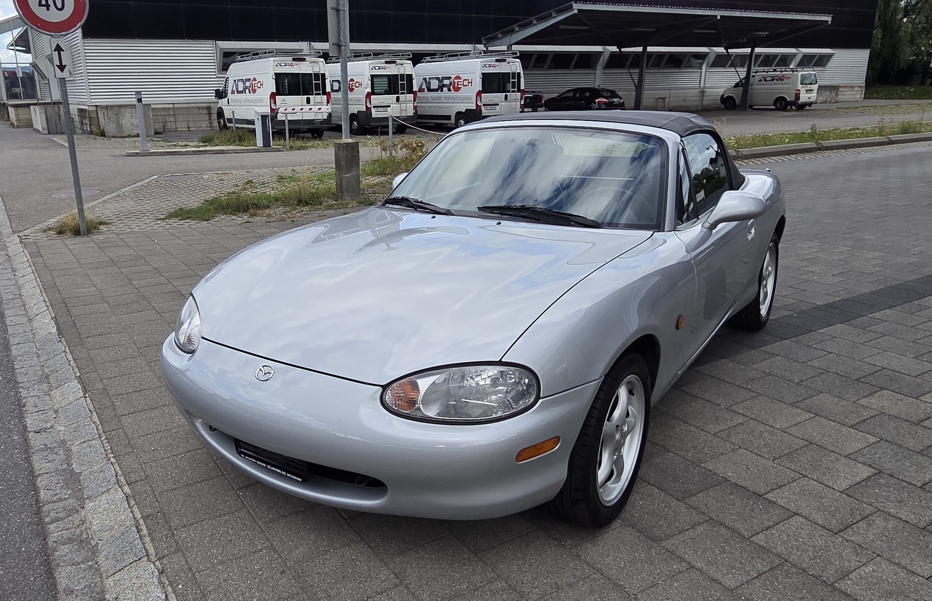 MAZDA MX-5 1.8i-16 Youngster-image-8