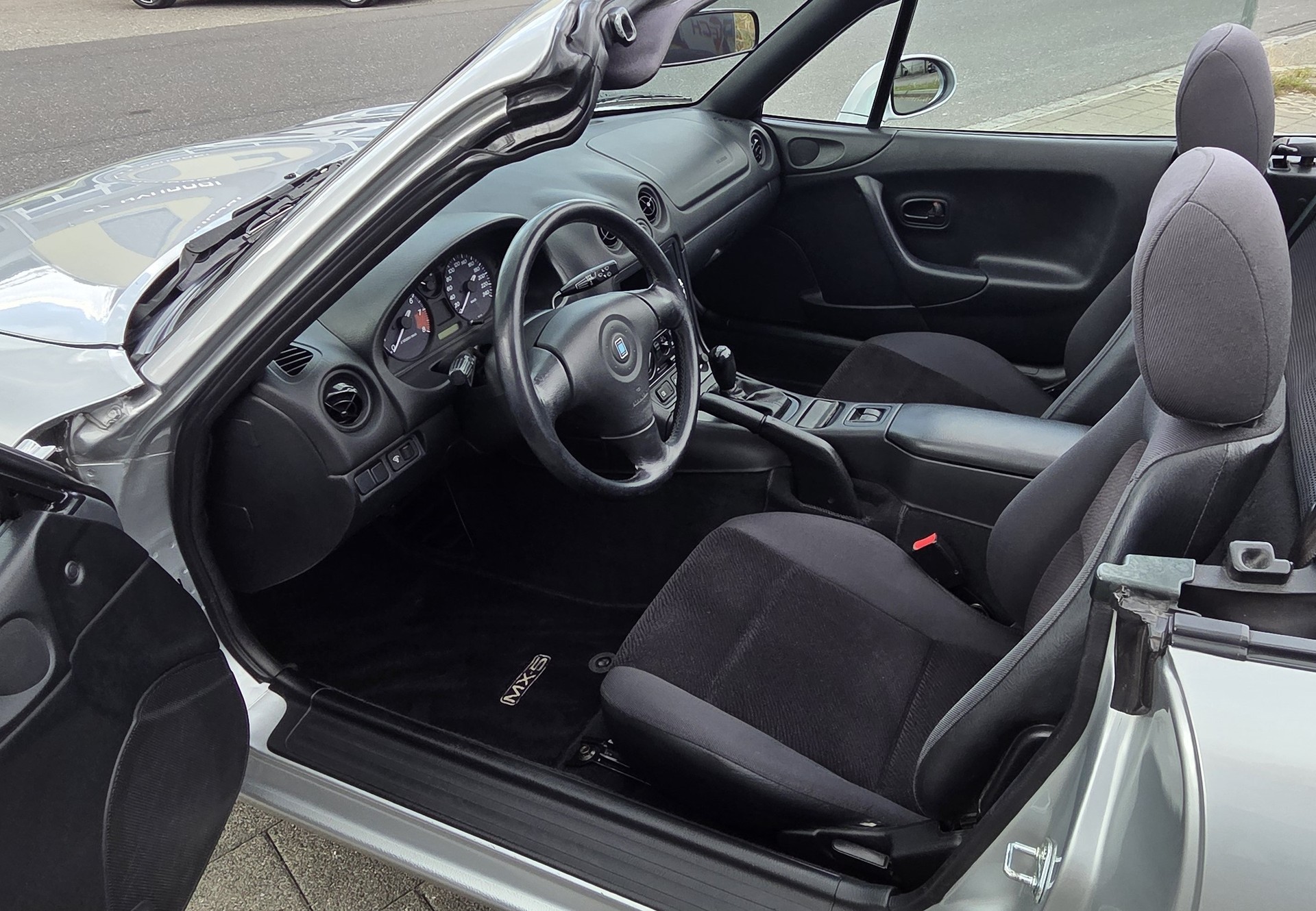 MAZDA MX-5 1.8i-16 Youngster-image-9
