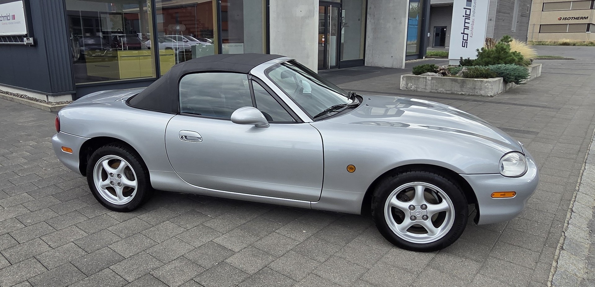 MAZDA MX-5 1.8i-16 Youngster-image-2