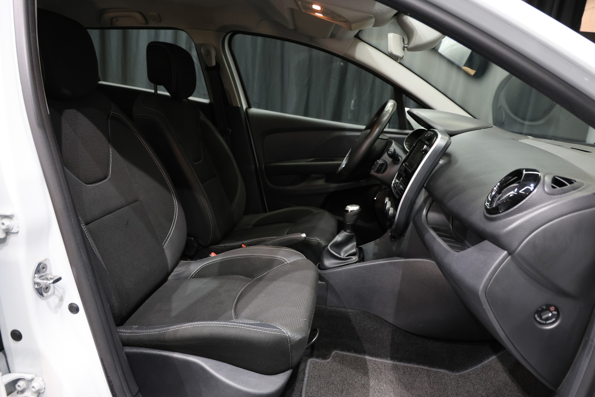 RENAULT Clio Grandtour 1.5 dCi Intens-image-8