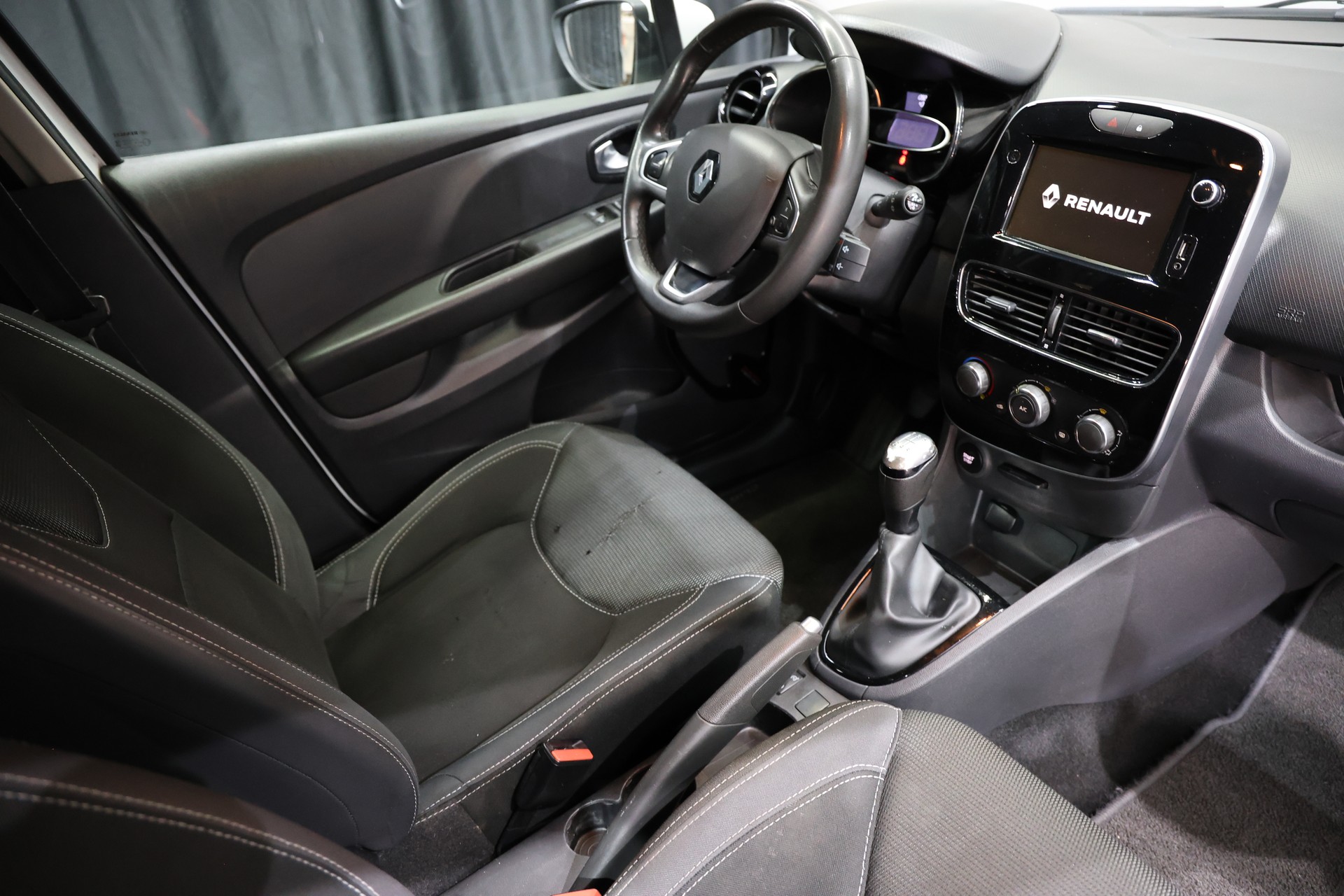 RENAULT Clio Grandtour 1.5 dCi Intens-image-7