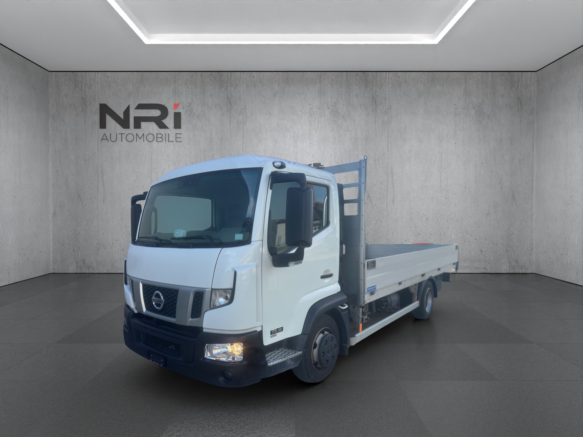 NISSAN NT500