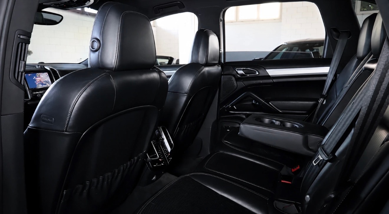 PORSCHE Cayenne Turbo-image-10