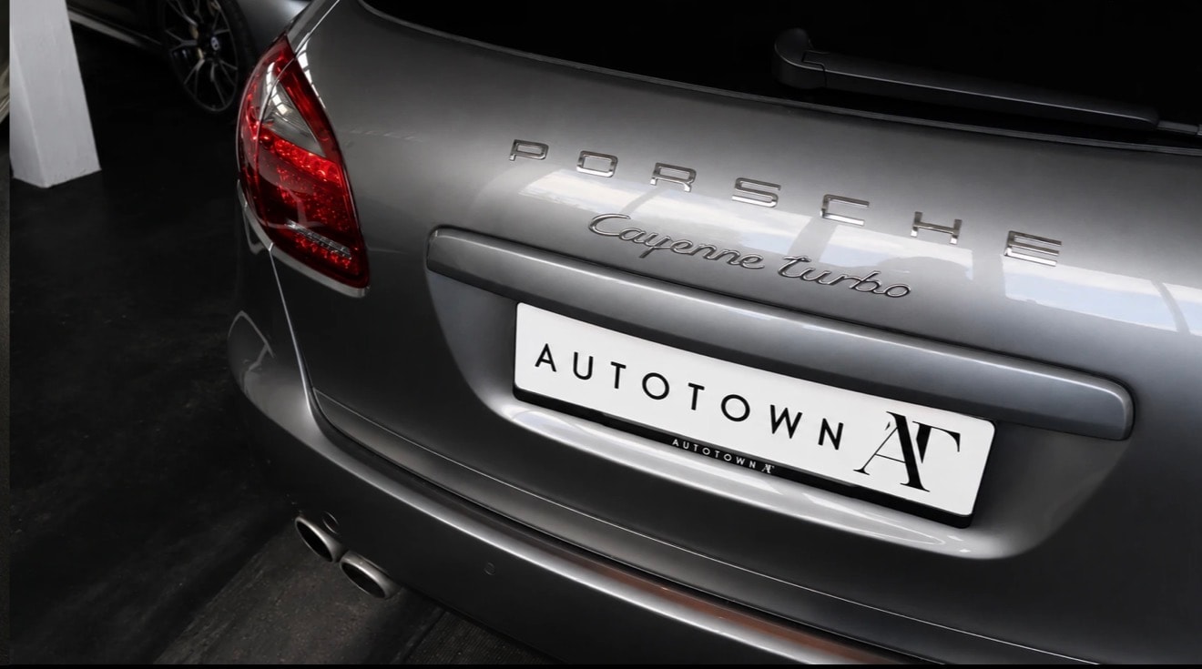 PORSCHE Cayenne Turbo-image-13