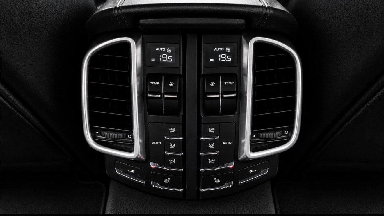 PORSCHE Cayenne Turbo-image-11