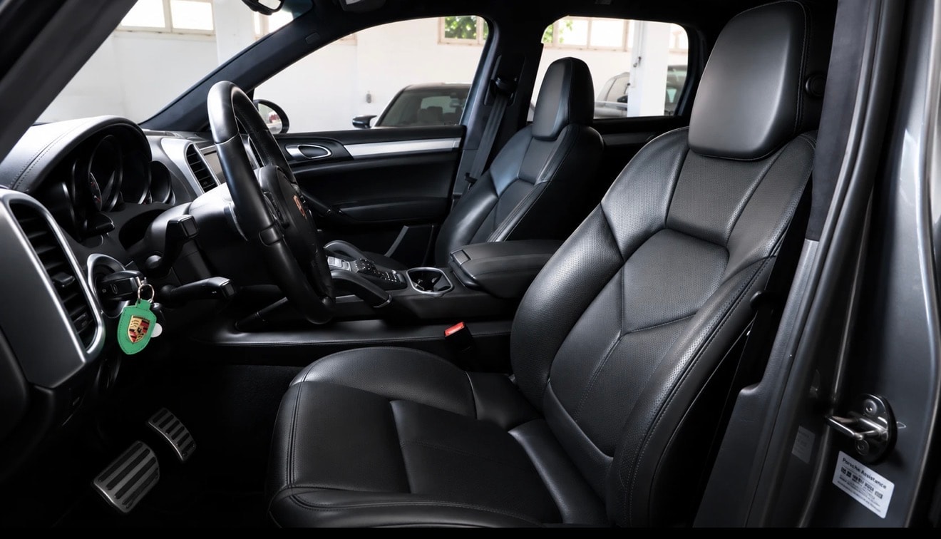 PORSCHE Cayenne Turbo-image-4