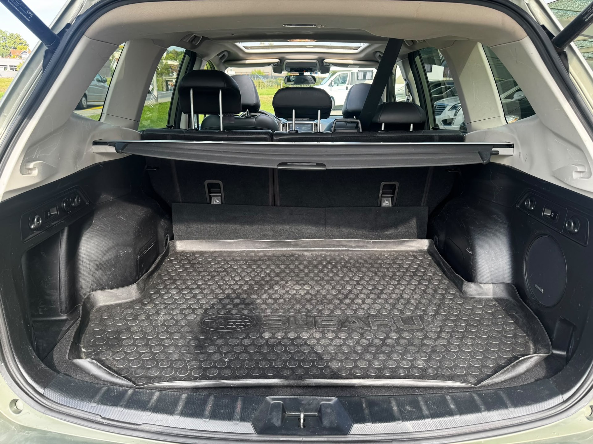 SUBARU Forester 2.0i e-Boxer Advantage Lineartronic-image-13