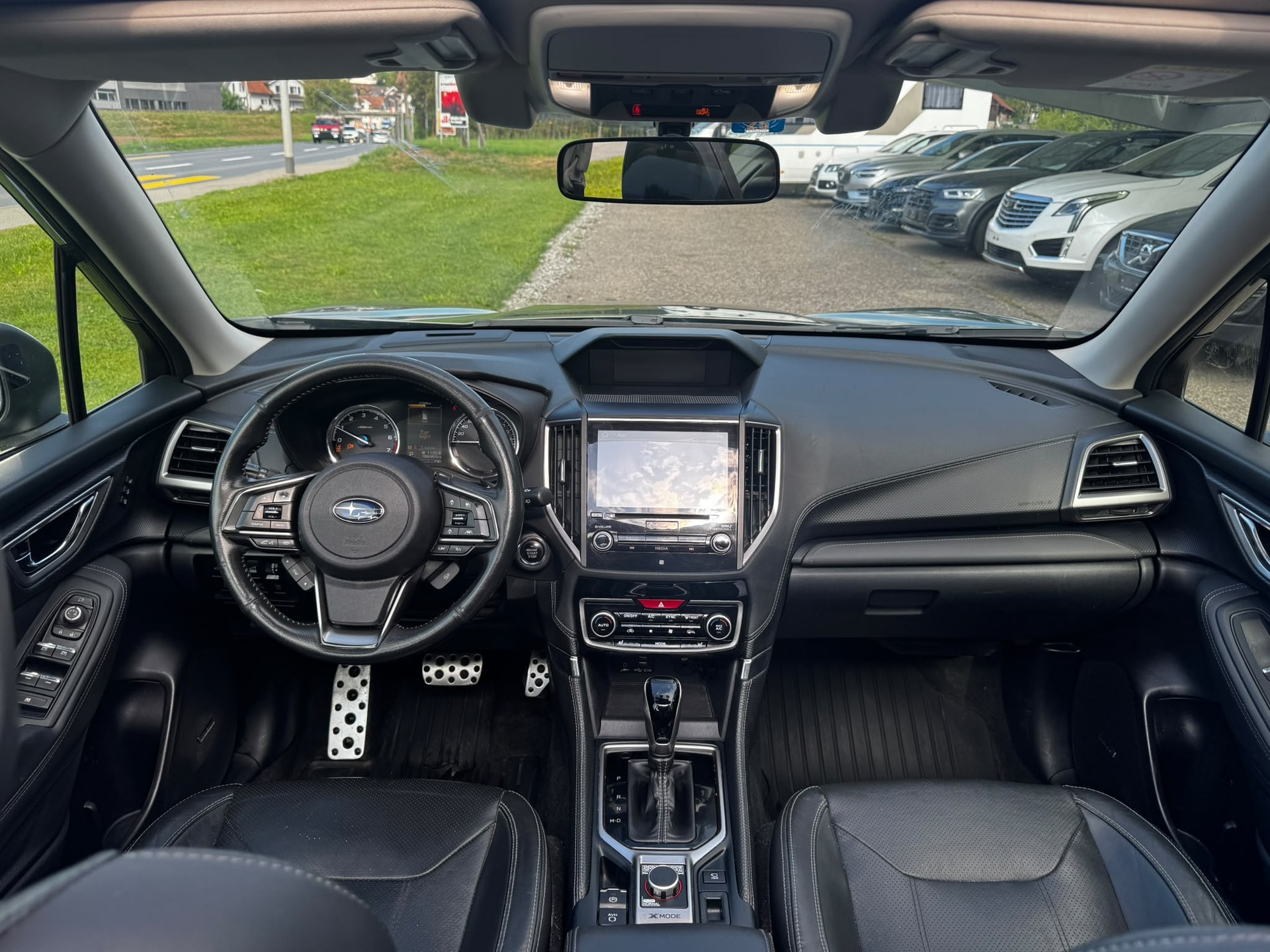 SUBARU Forester 2.0i e-Boxer Advantage Lineartronic-image-8