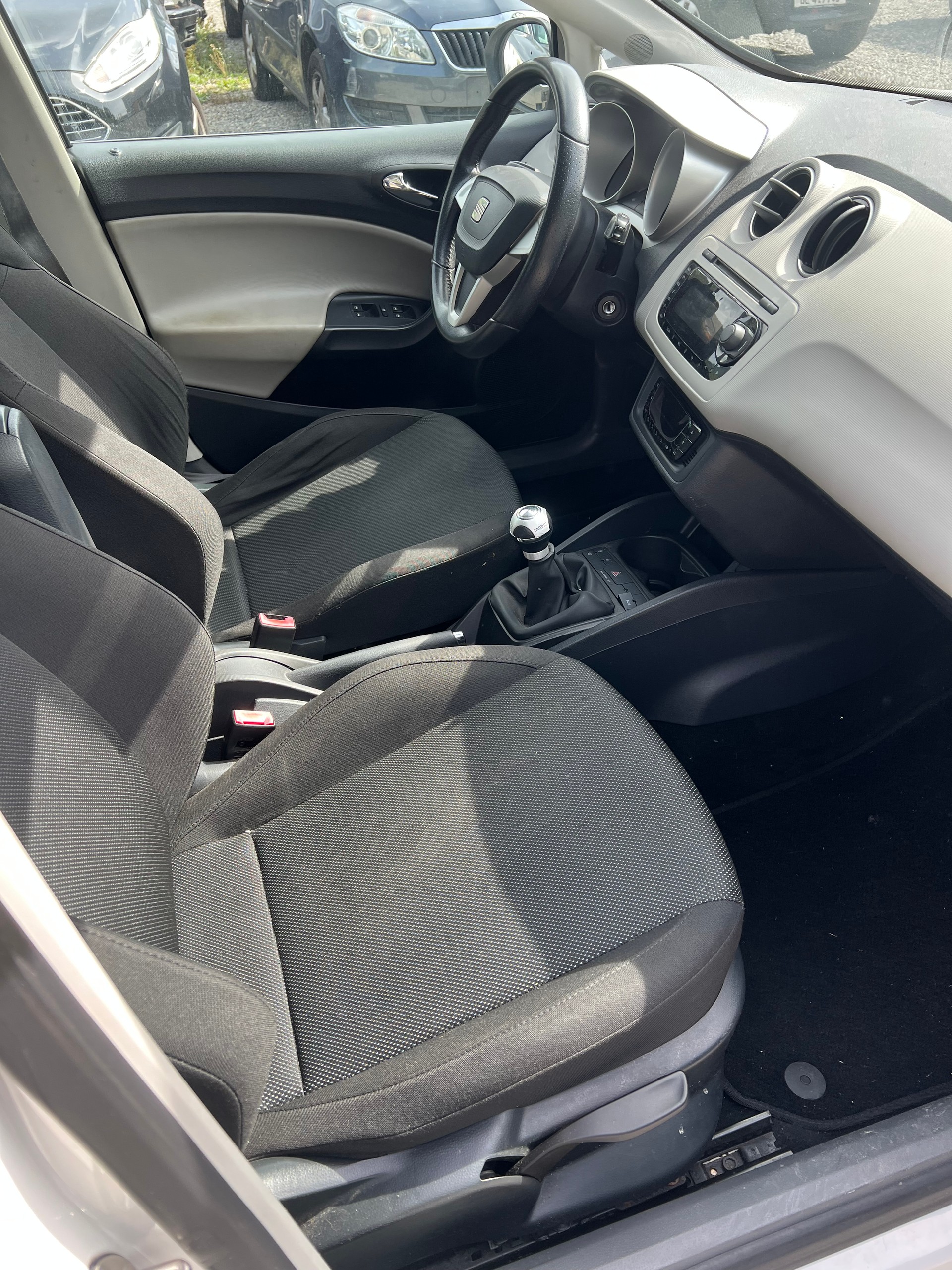 SEAT Ibiza SC 1.4 Sport-image-11