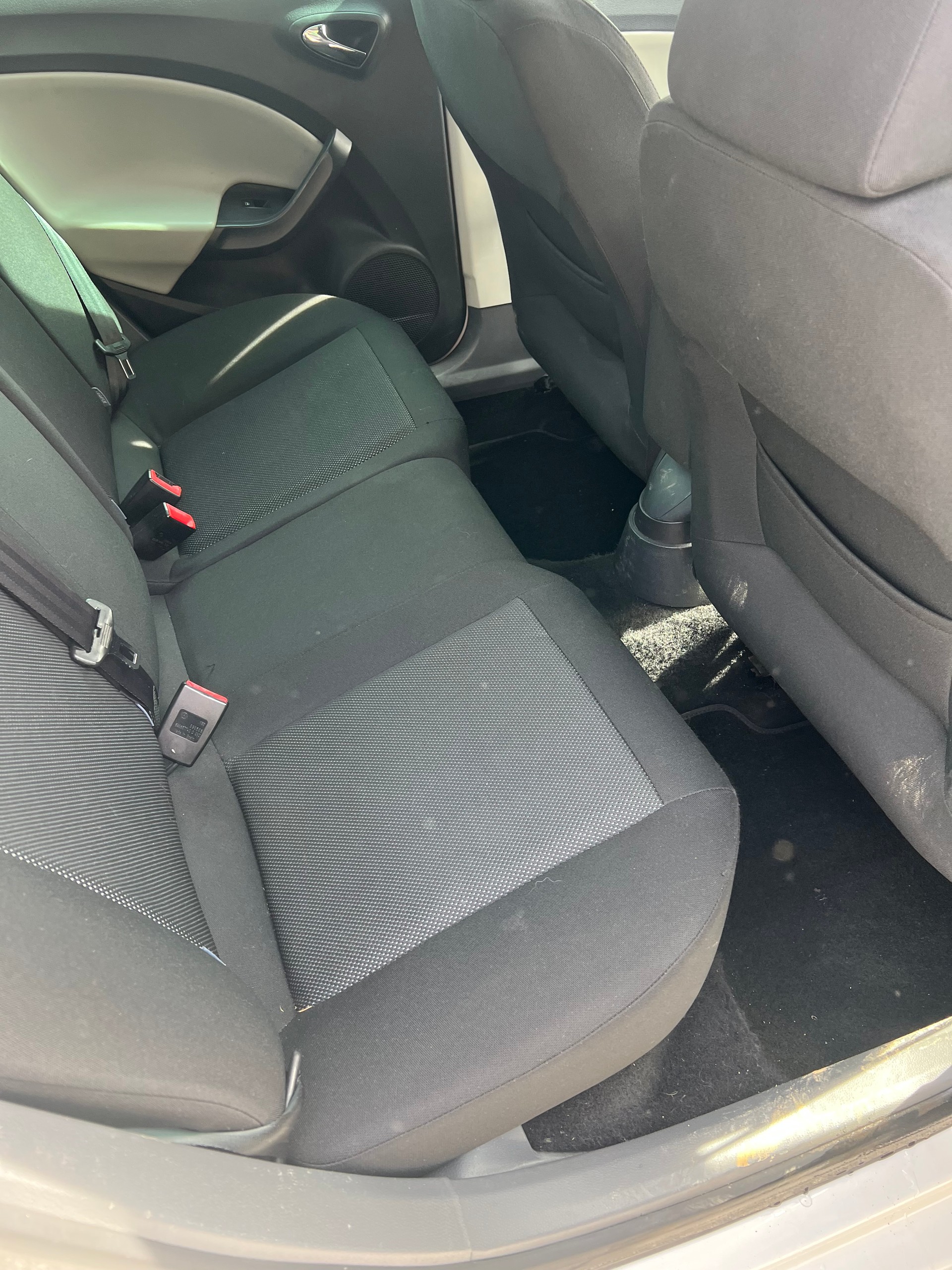 SEAT Ibiza SC 1.4 Sport-image-10