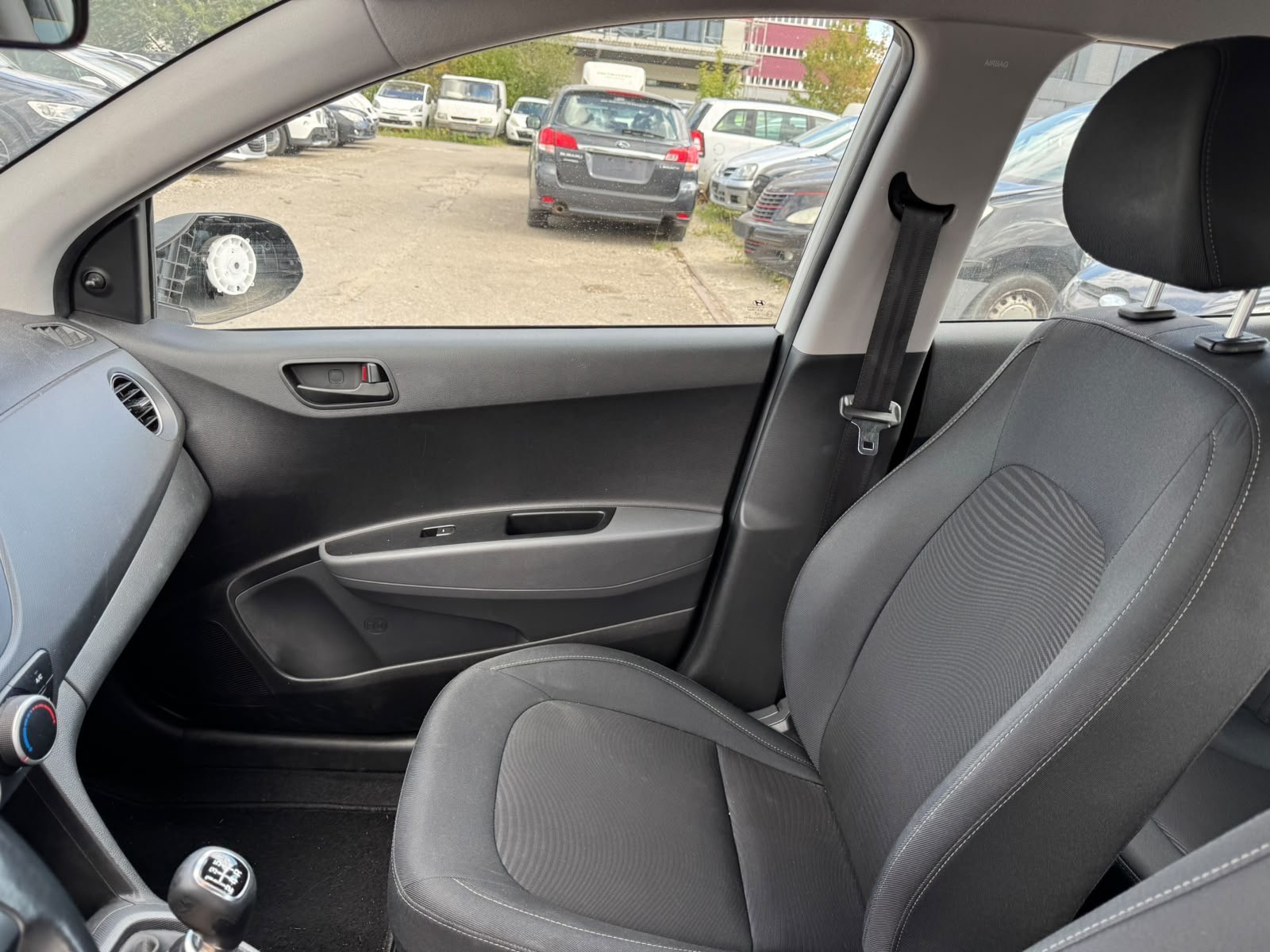 HYUNDAI i10 1.0 GO Plus-image-13