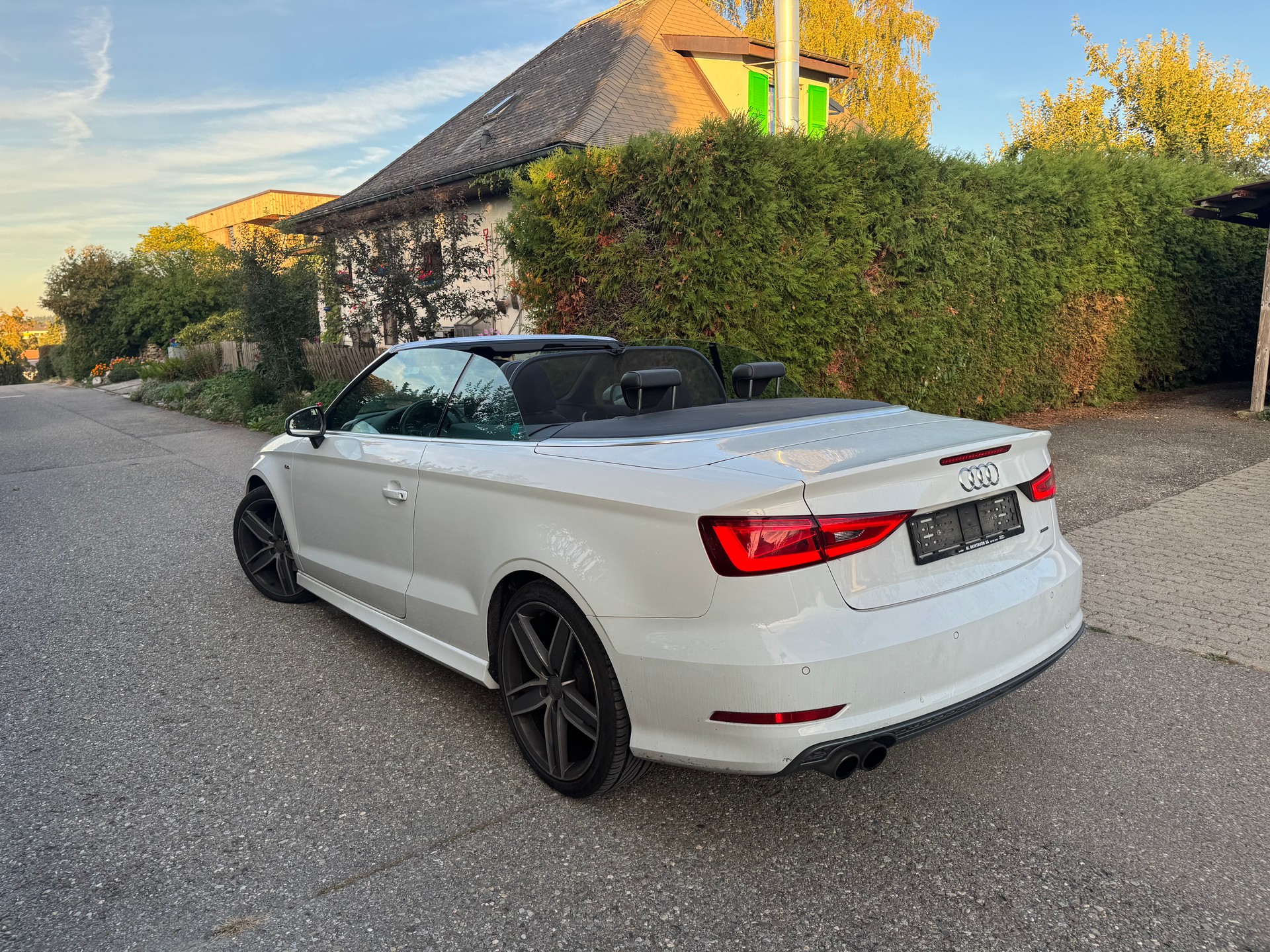 AUDI A3 Cabriolet 1.8 TFSI Ambiente quattro S-tronic-image-10