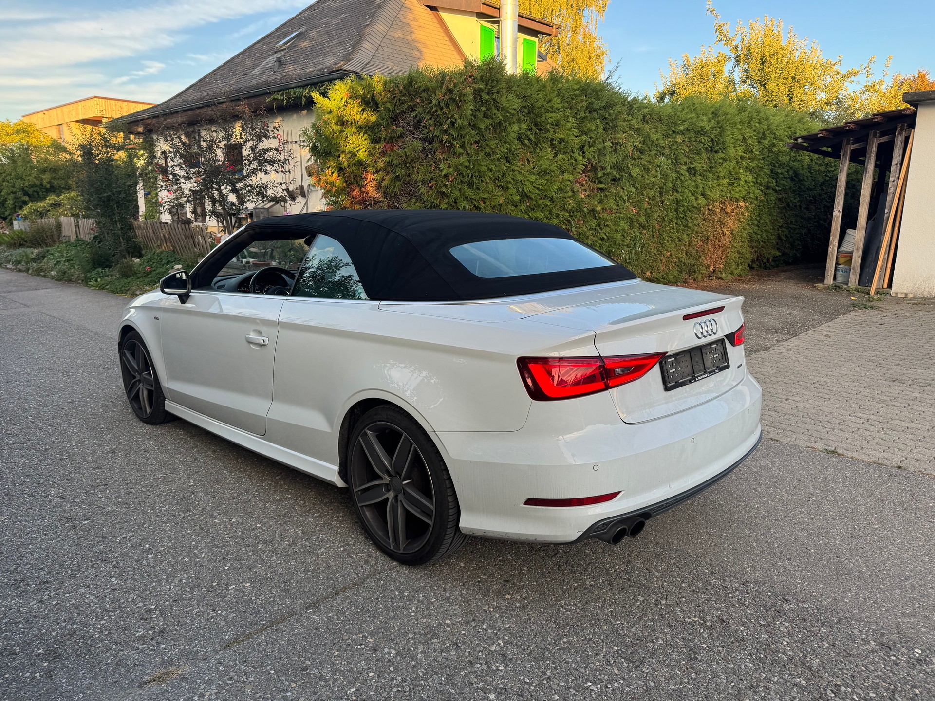 AUDI A3 Cabriolet 1.8 TFSI Ambiente quattro S-tronic-image-2