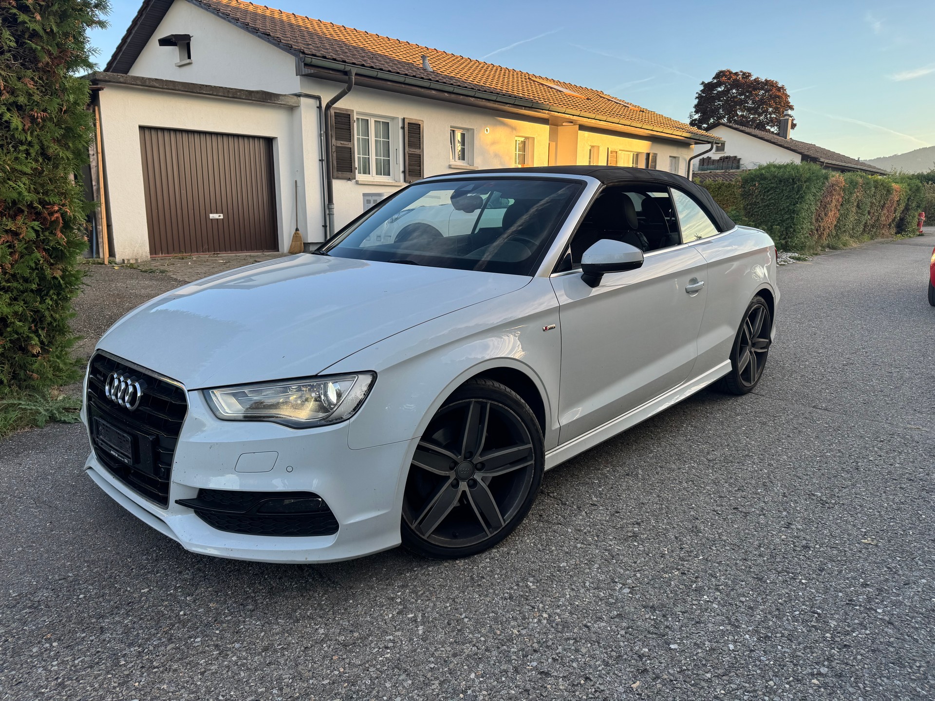 AUDI A3 Cabriolet 1.8 TFSI Ambiente quattro S-tronic-image-1