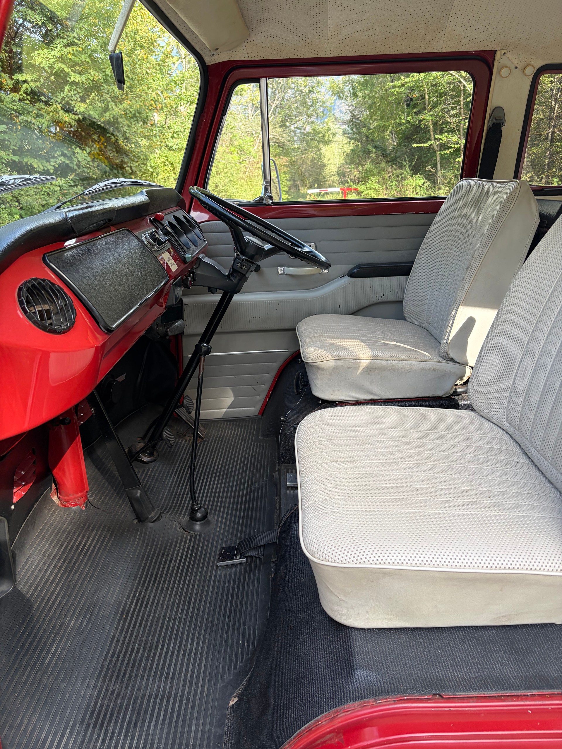VW T2 Deluxe-image-14