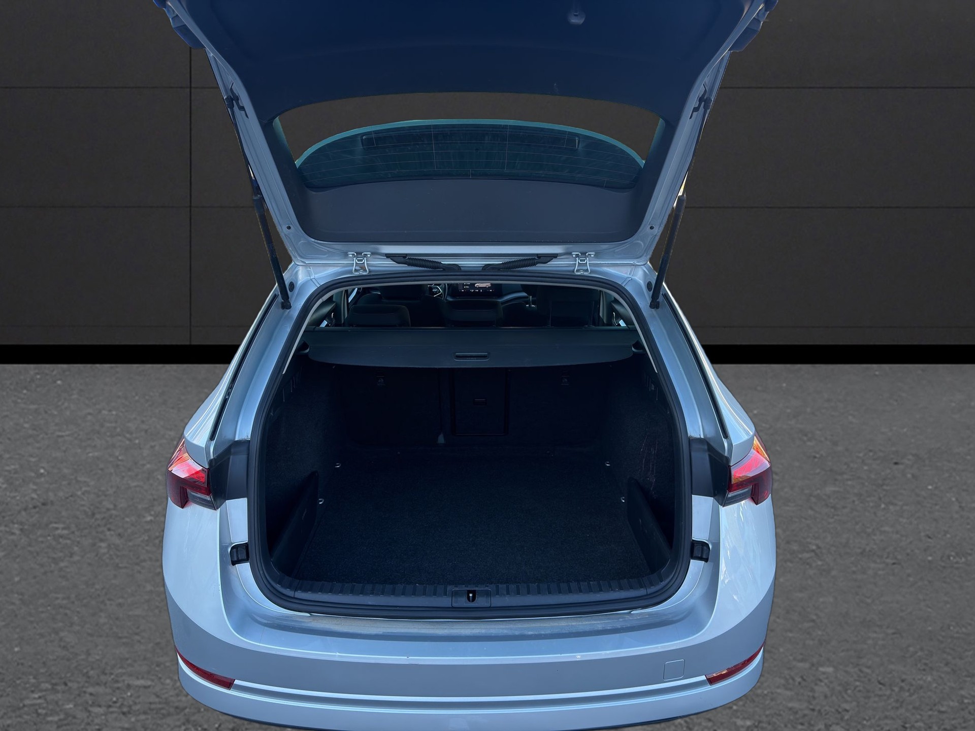 SKODA Octavia Combi 1.5 TSI mHEV DSG Ambition-image-12