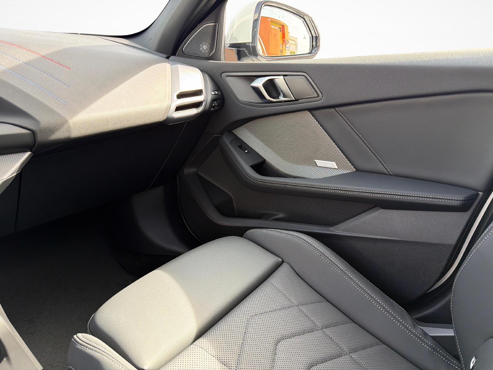 BMW 123 xDrive-image-16