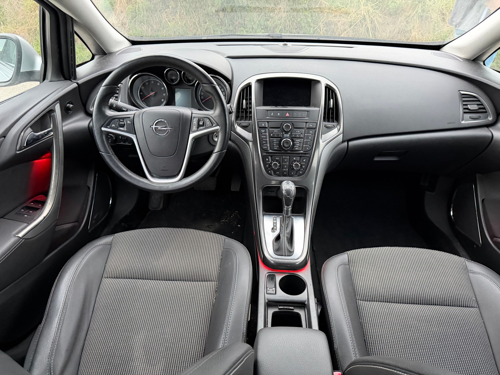 OPEL Astra 1.4i 16V Turbo Cosmo-image-6