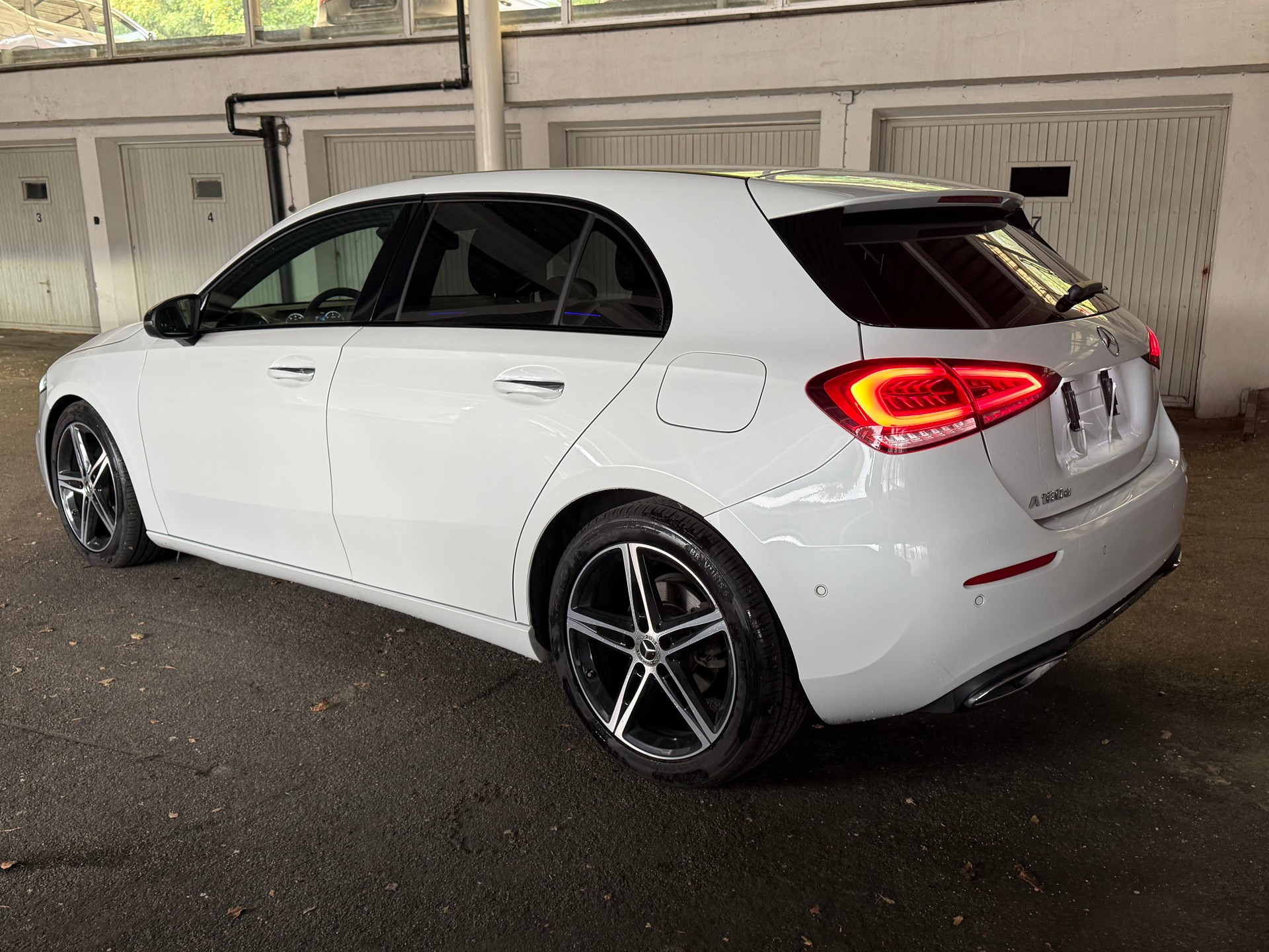 MERCEDES-BENZ A 180 d Progressive 7G-DCT-image-6