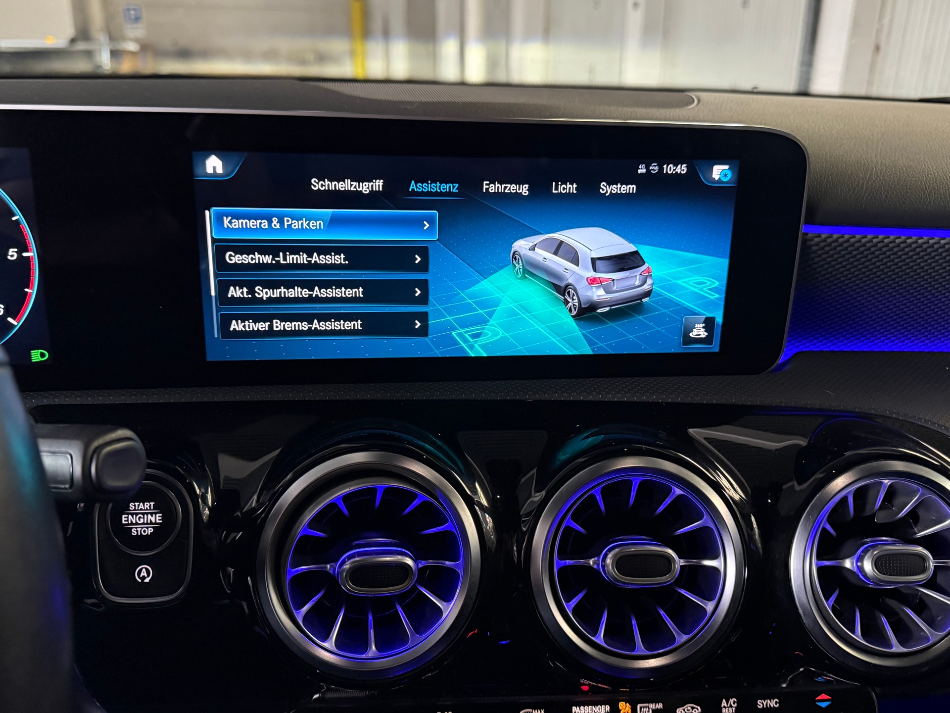 MERCEDES-BENZ A 180 d Progressive 7G-DCT-image-12