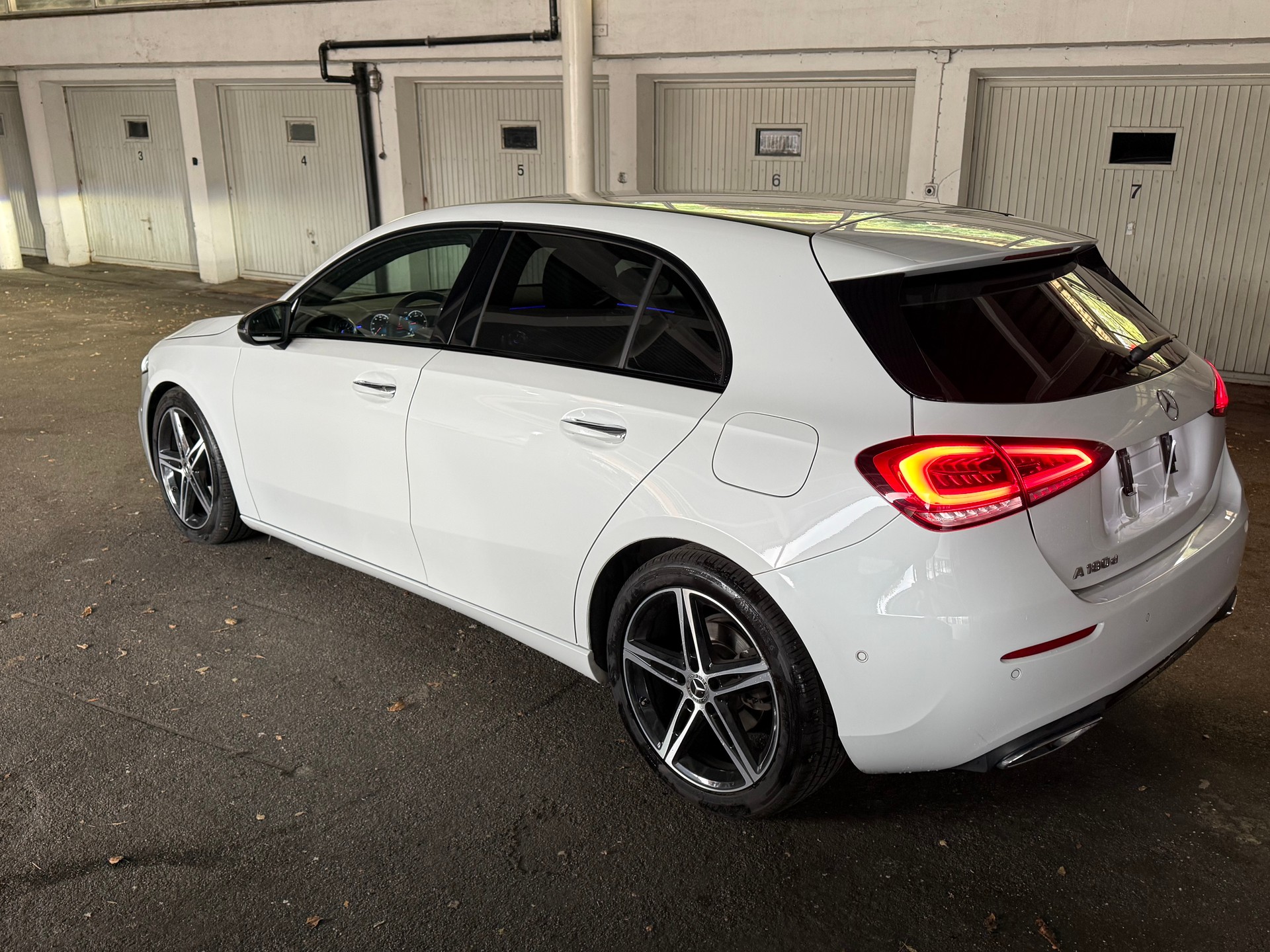 MERCEDES-BENZ A 180 d Progressive 7G-DCT-image-4