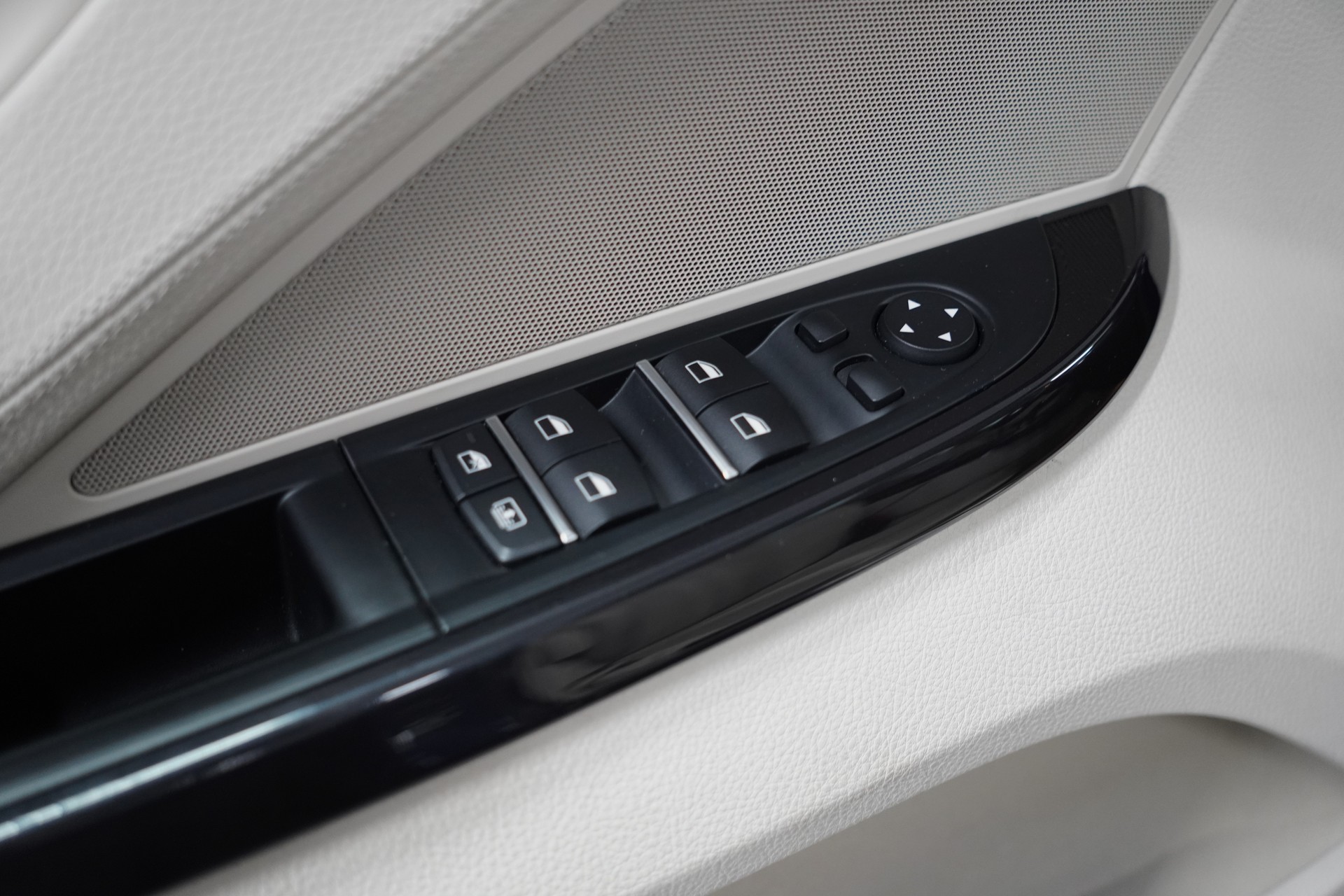 BMW 650i Gran Coupé xDrive-image-21