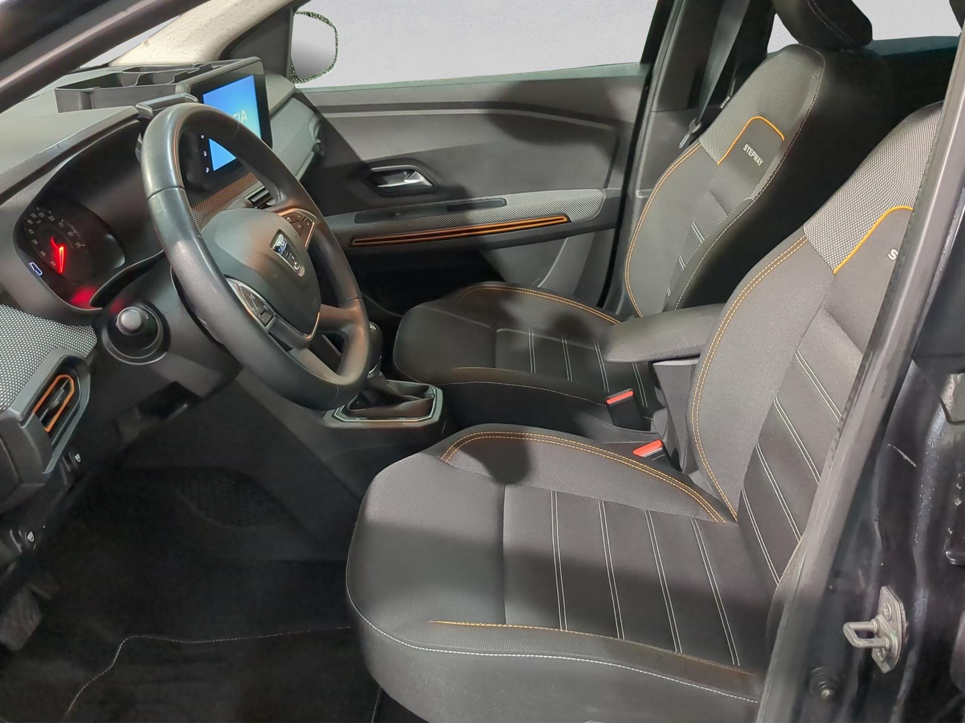 DACIA Sandero Stepway TCe 90 Comfort CVT-image-8