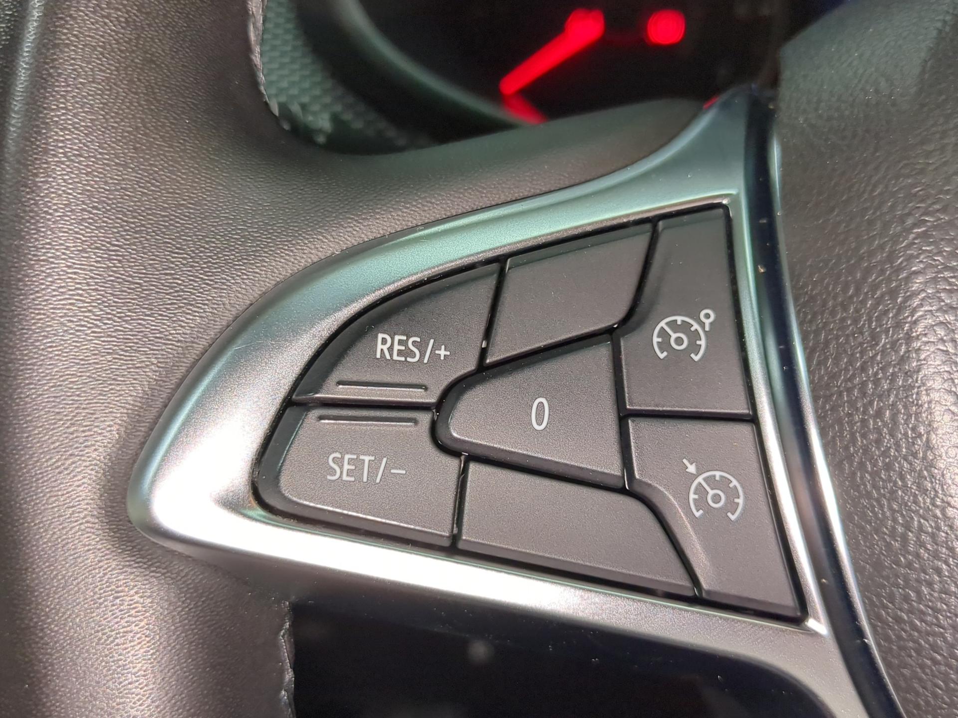 DACIA Sandero Stepway TCe 90 Comfort CVT-image-17