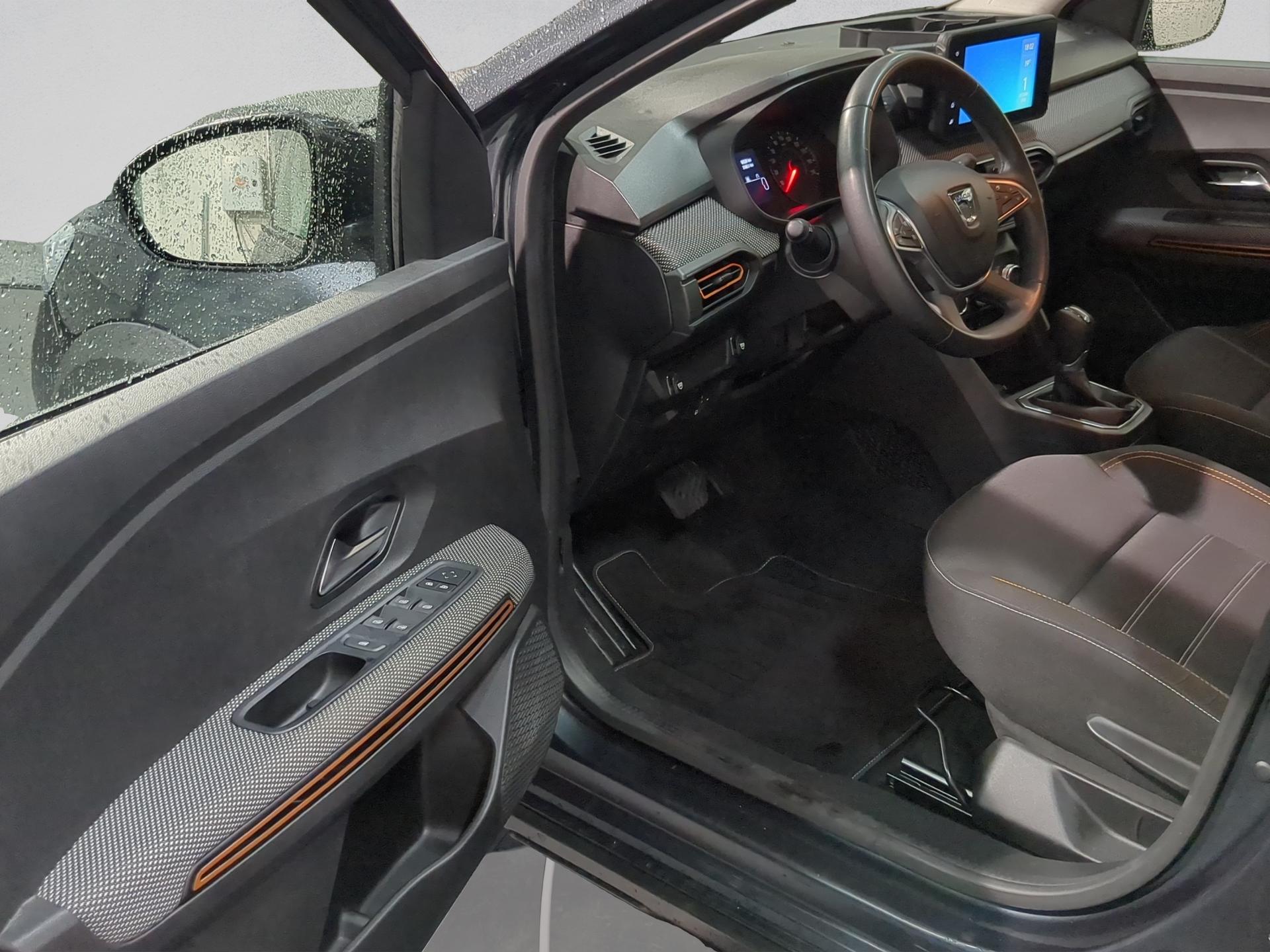 DACIA Sandero Stepway TCe 90 Comfort CVT-image-19