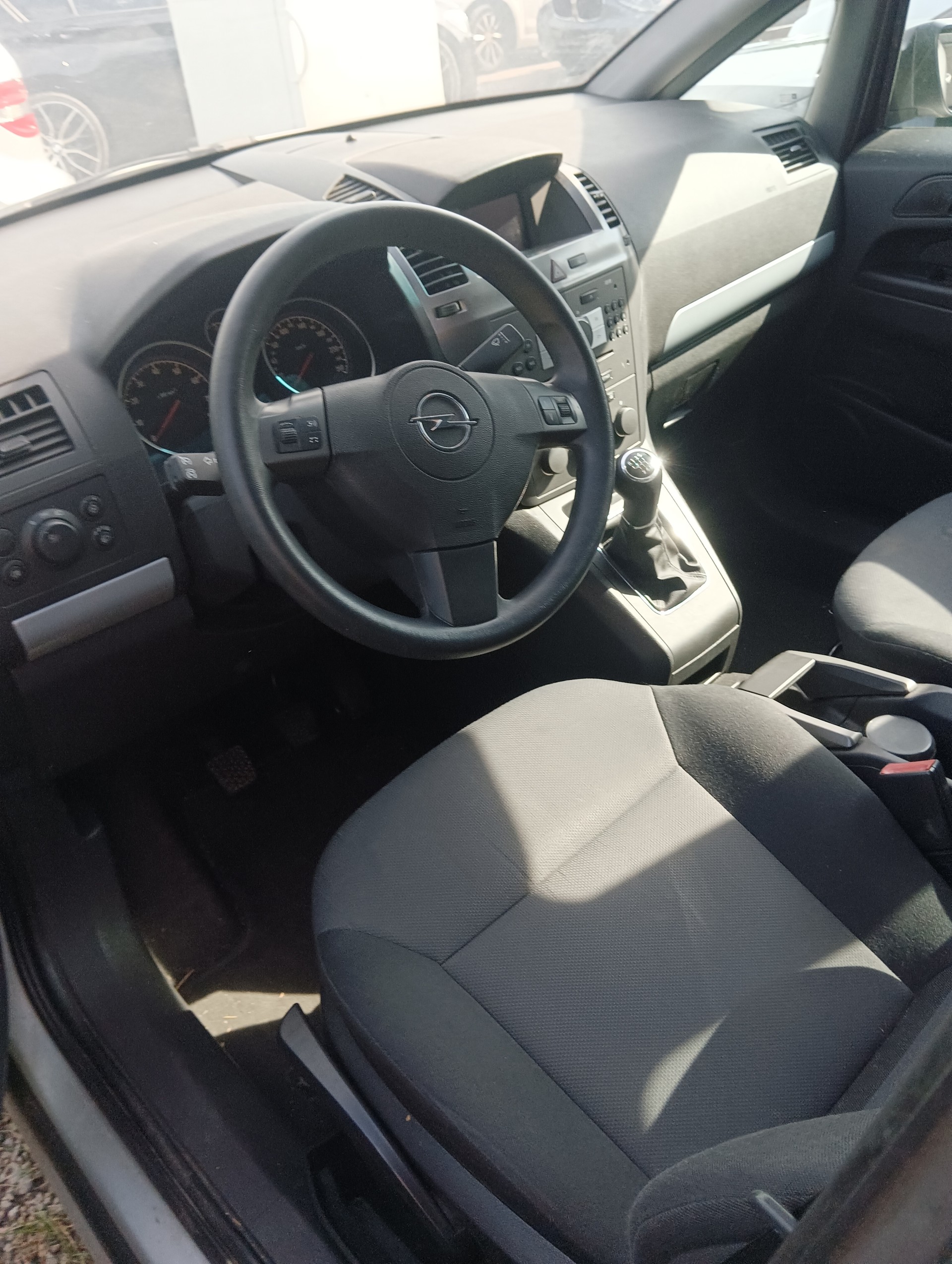 OPEL Zafira 2.2i 16V Enjoy-image-2