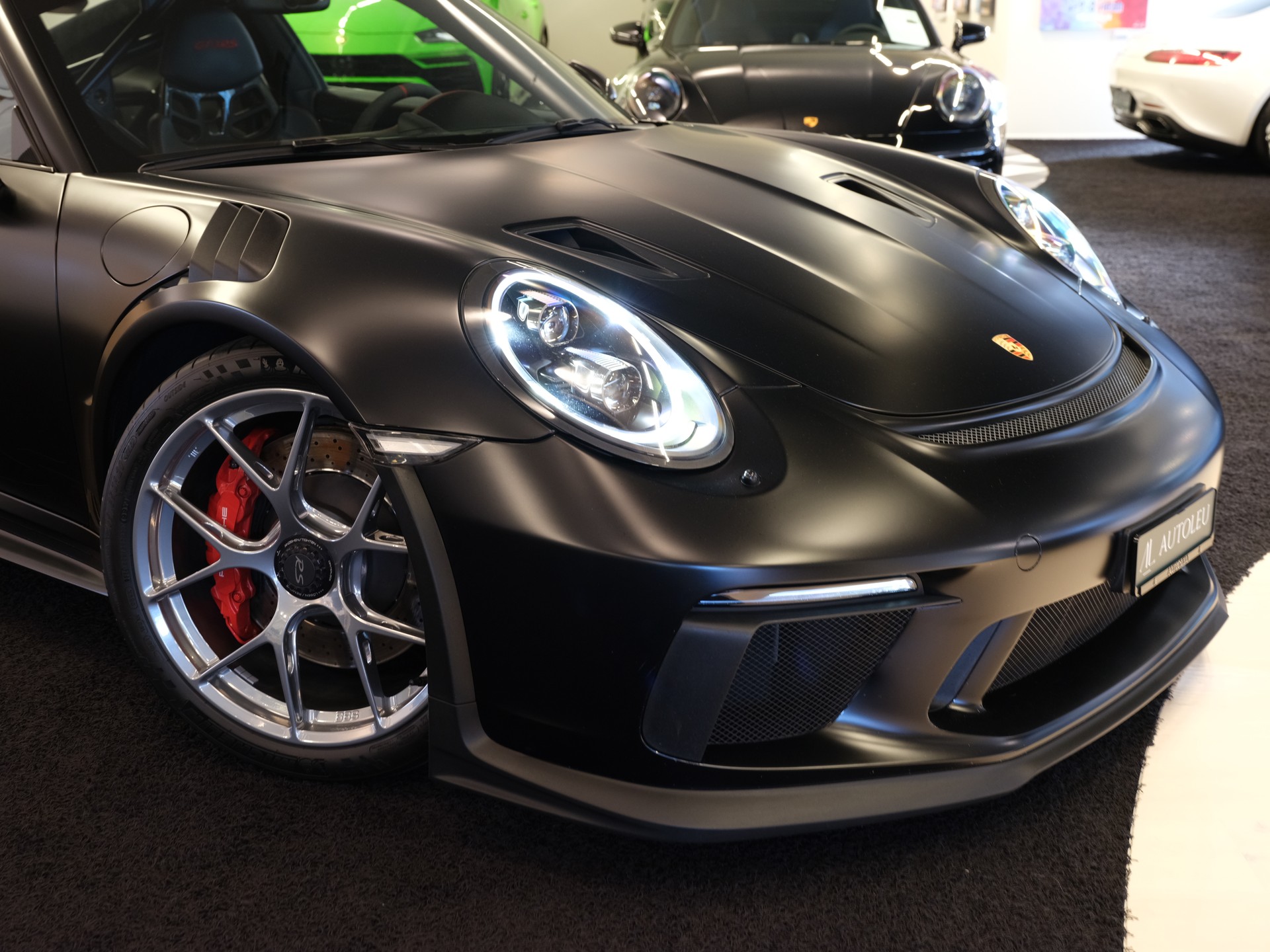 PORSCHE 911 GT3 RS PDK (NON-OPF)-showroom-element-1