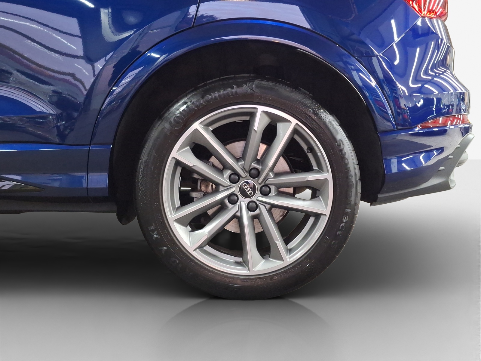 AUDI Q3 40 TFSI S line quattro S-tronic-image-13