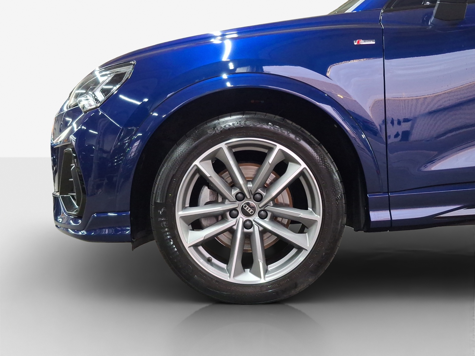 AUDI Q3 40 TFSI S line quattro S-tronic-image-14