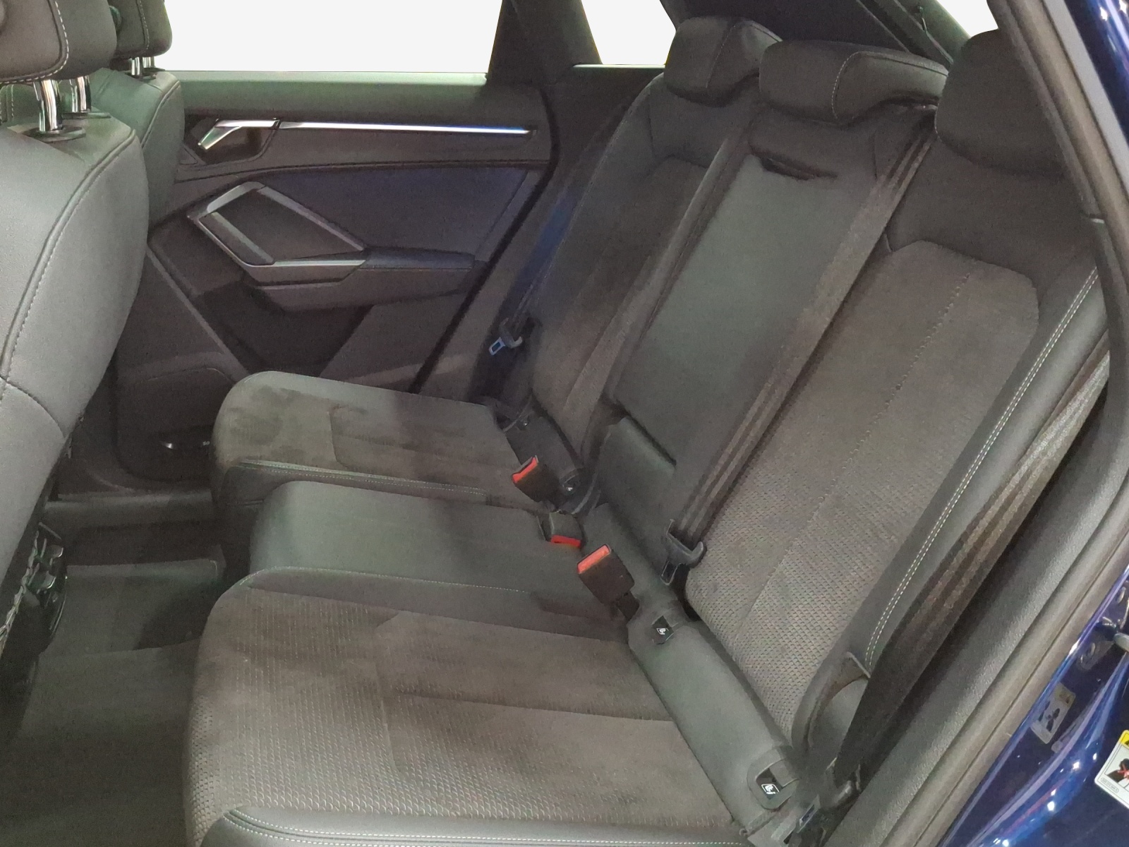 AUDI Q3 40 TFSI S line quattro S-tronic-image-11