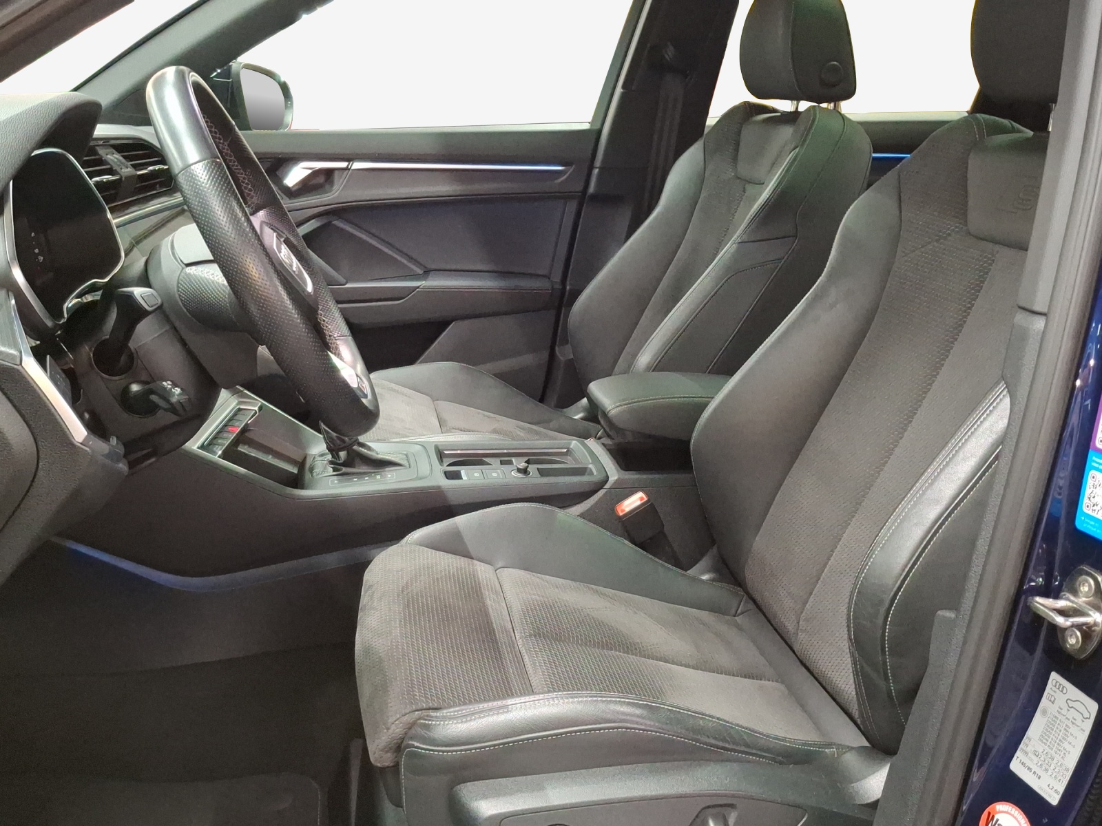 AUDI Q3 40 TFSI S line quattro S-tronic-image-7
