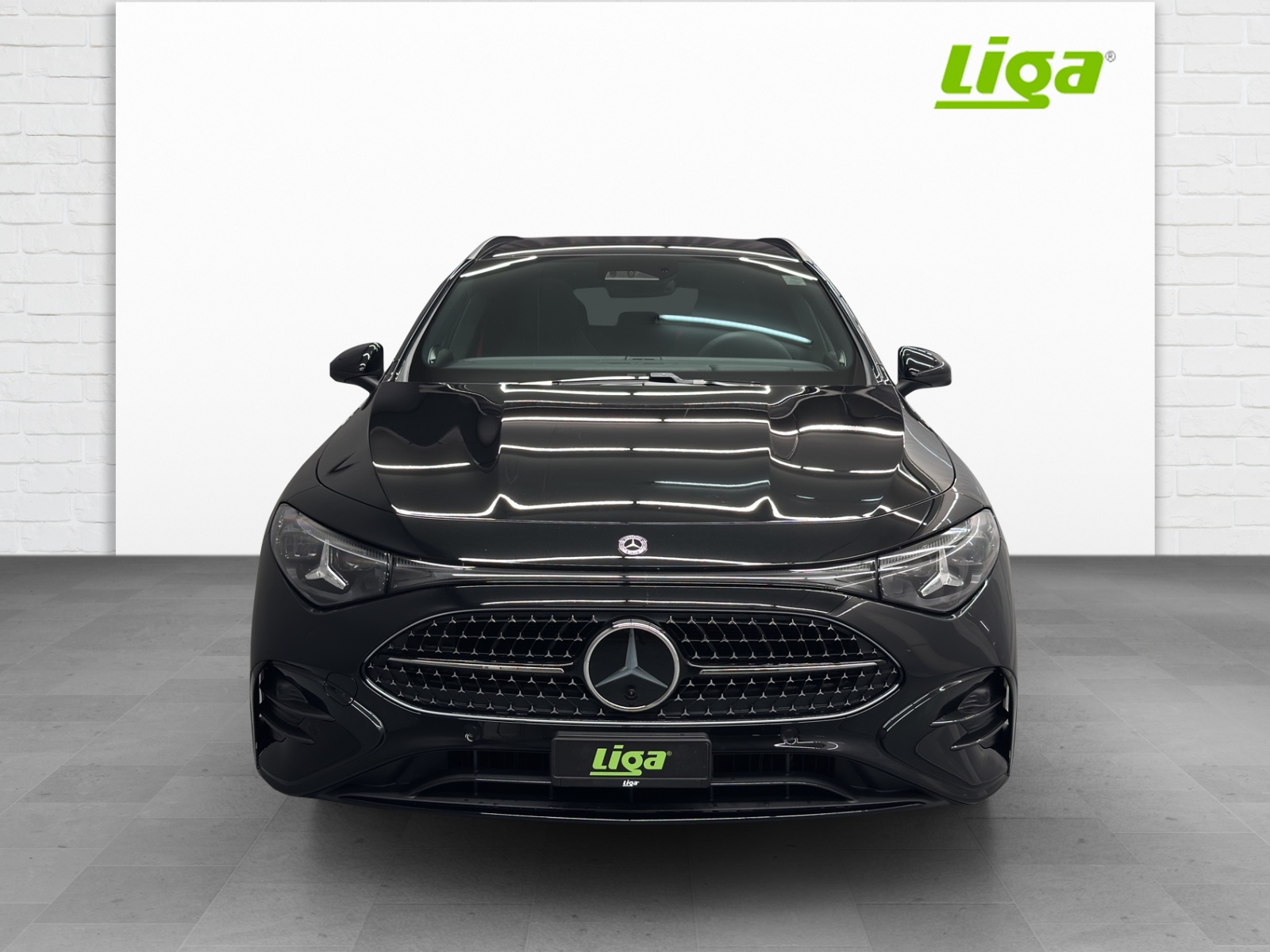 MERCEDES-BENZ CLA 220 AMG Line 4Matic Shooting Brake-showroom-element-1