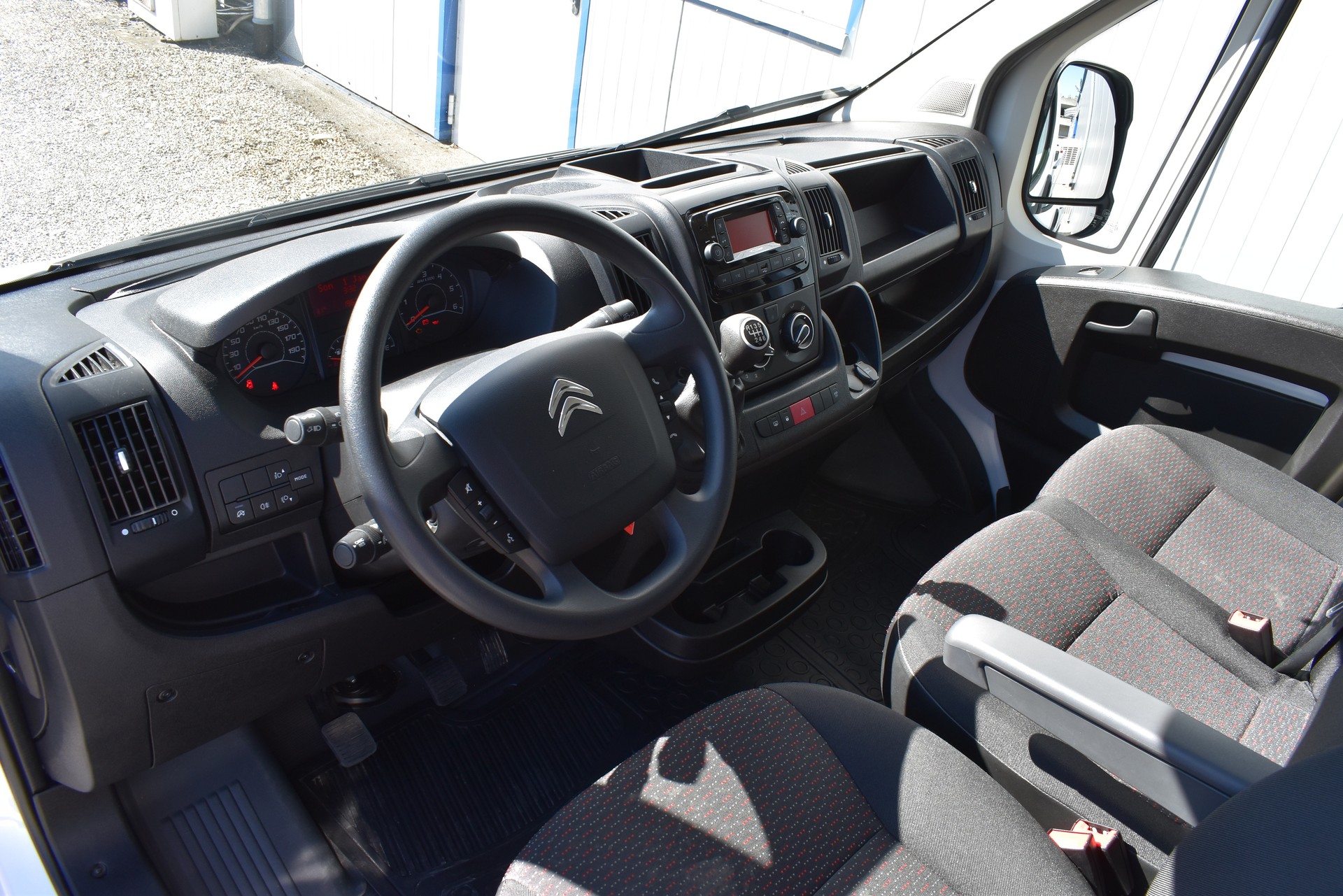 CITROEN Jumper 35 2.2 HDI-image-11