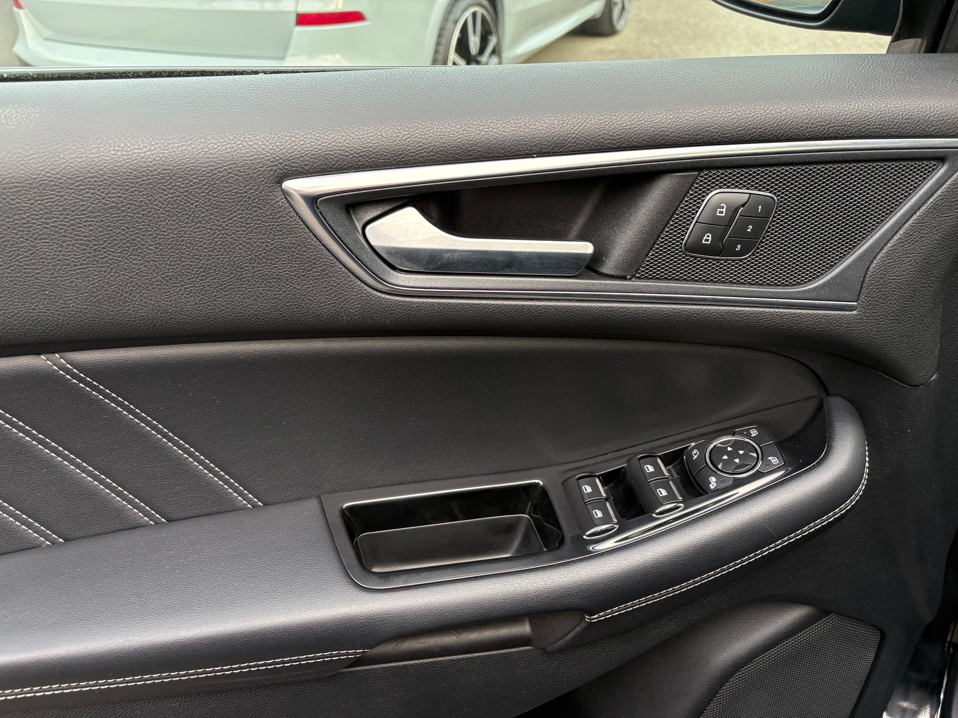 FORD Edge 2.0 TDCi ST-Line 4WD PowerShift-image-9