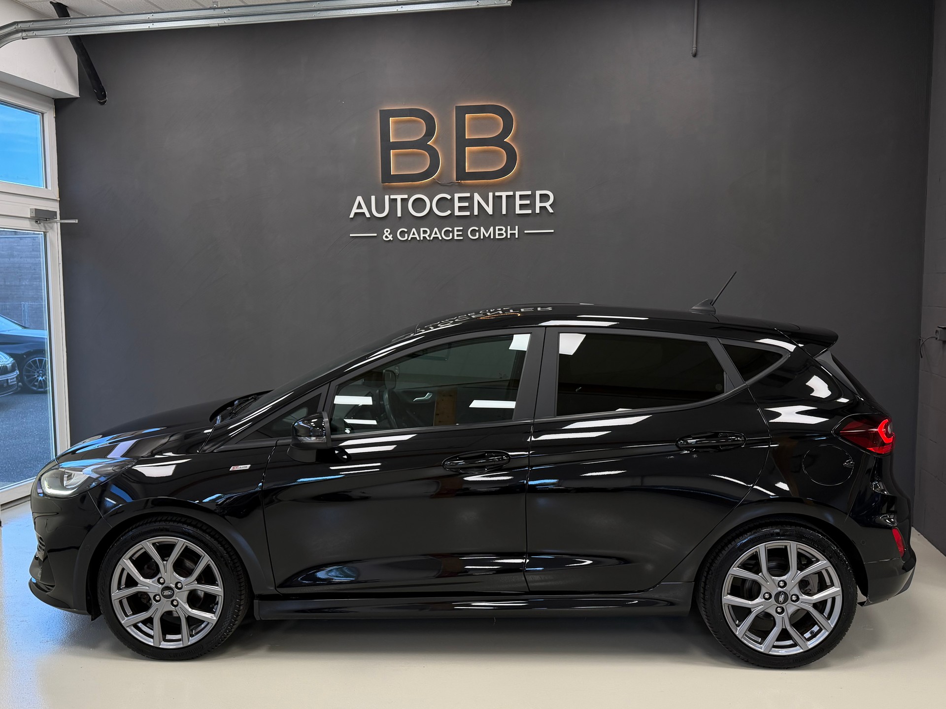 FORD Fiesta 1.0 SCTi MHEV ST Line X Automat-image-3