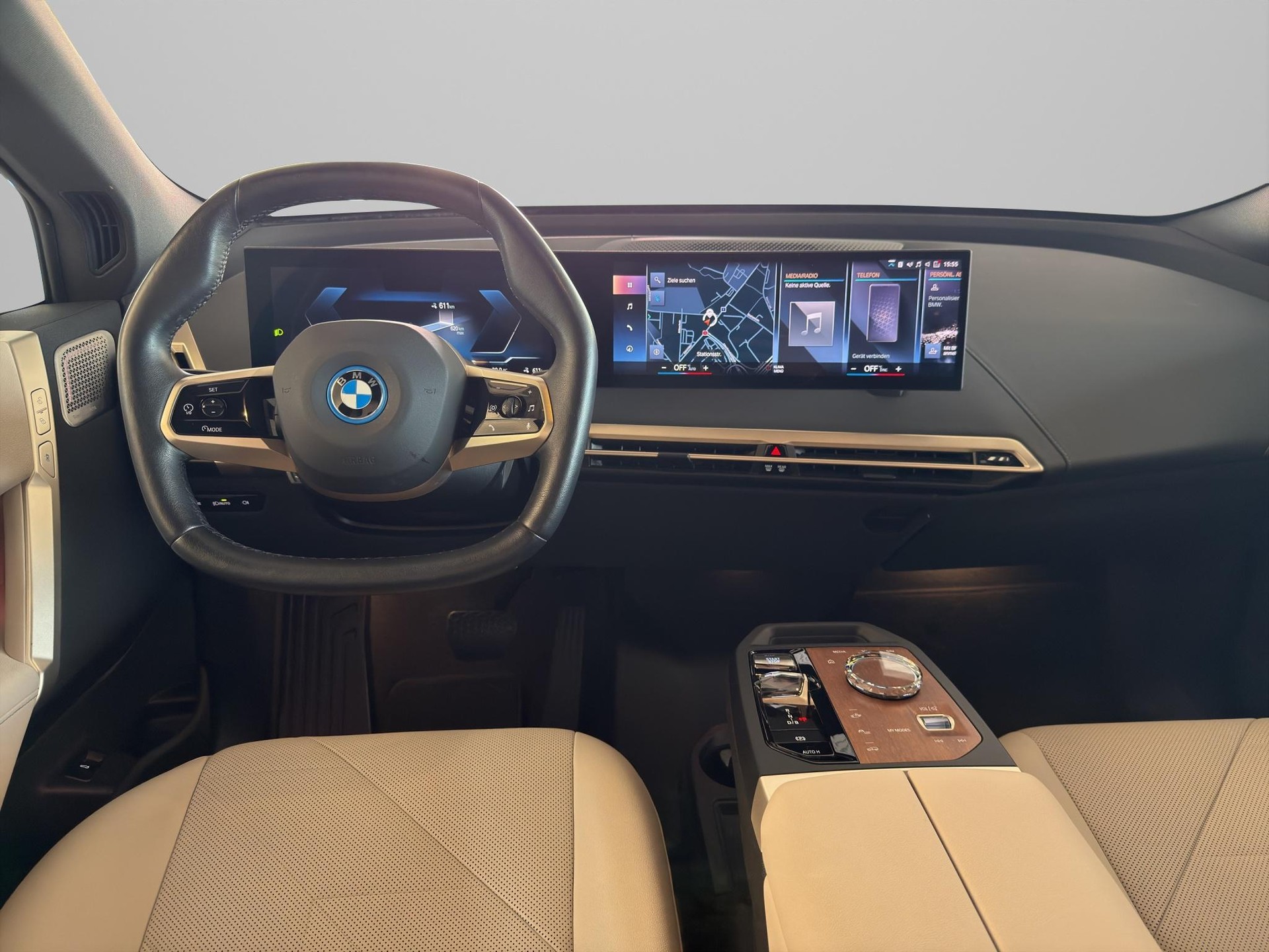 BMW iX xDrive50-image-12