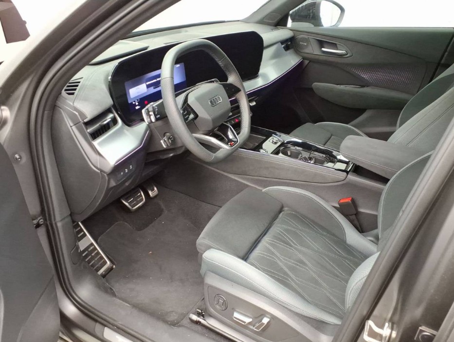 AUDI Q3 Sportback TFSI quattro 195 kW S tronic-image-5
