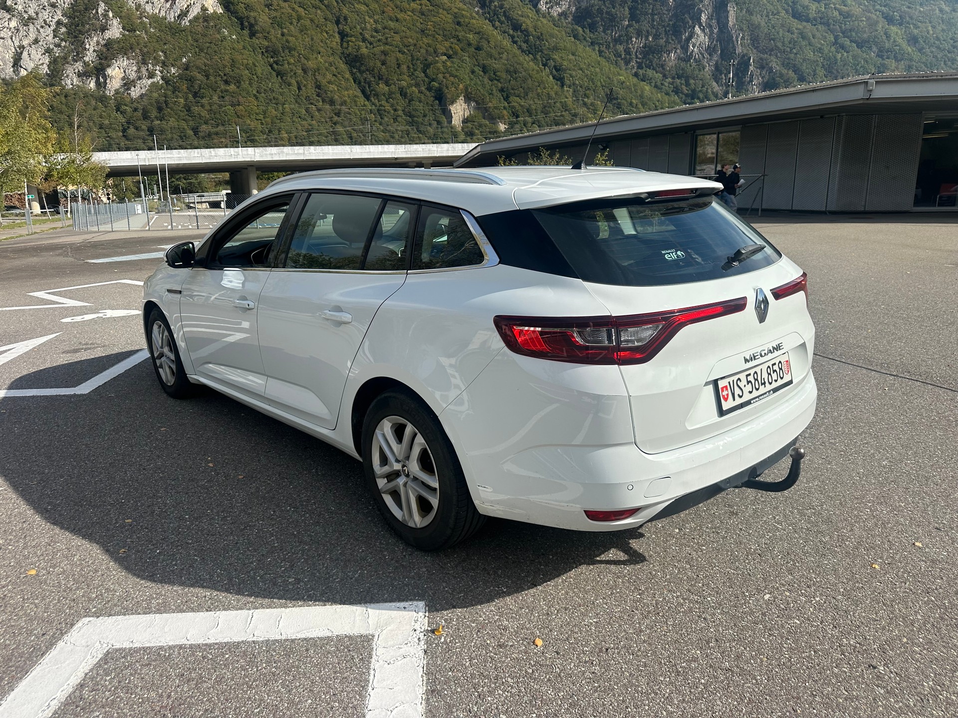 RENAULT Mégane Grandtour 1.5 dCi Business Line EDC-image-4