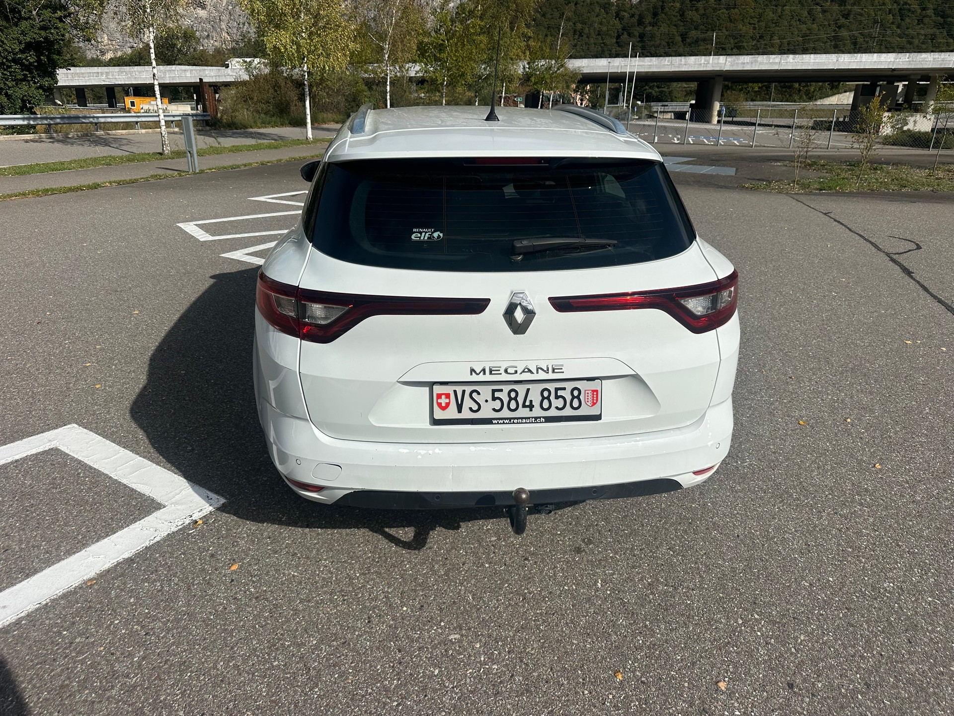 RENAULT Mégane Grandtour 1.5 dCi Business Line EDC-image-12