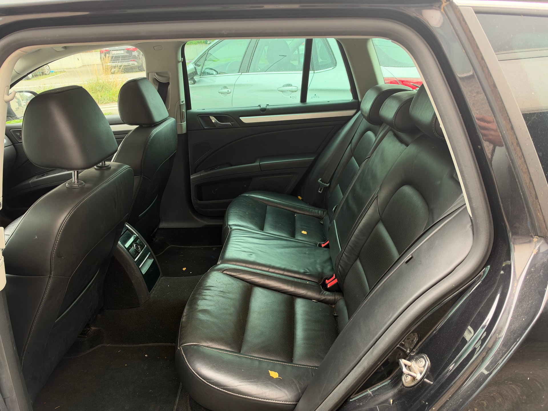 SKODA Superb Combi 3.6 FSI AllDrive 4x4 DSG-image-6