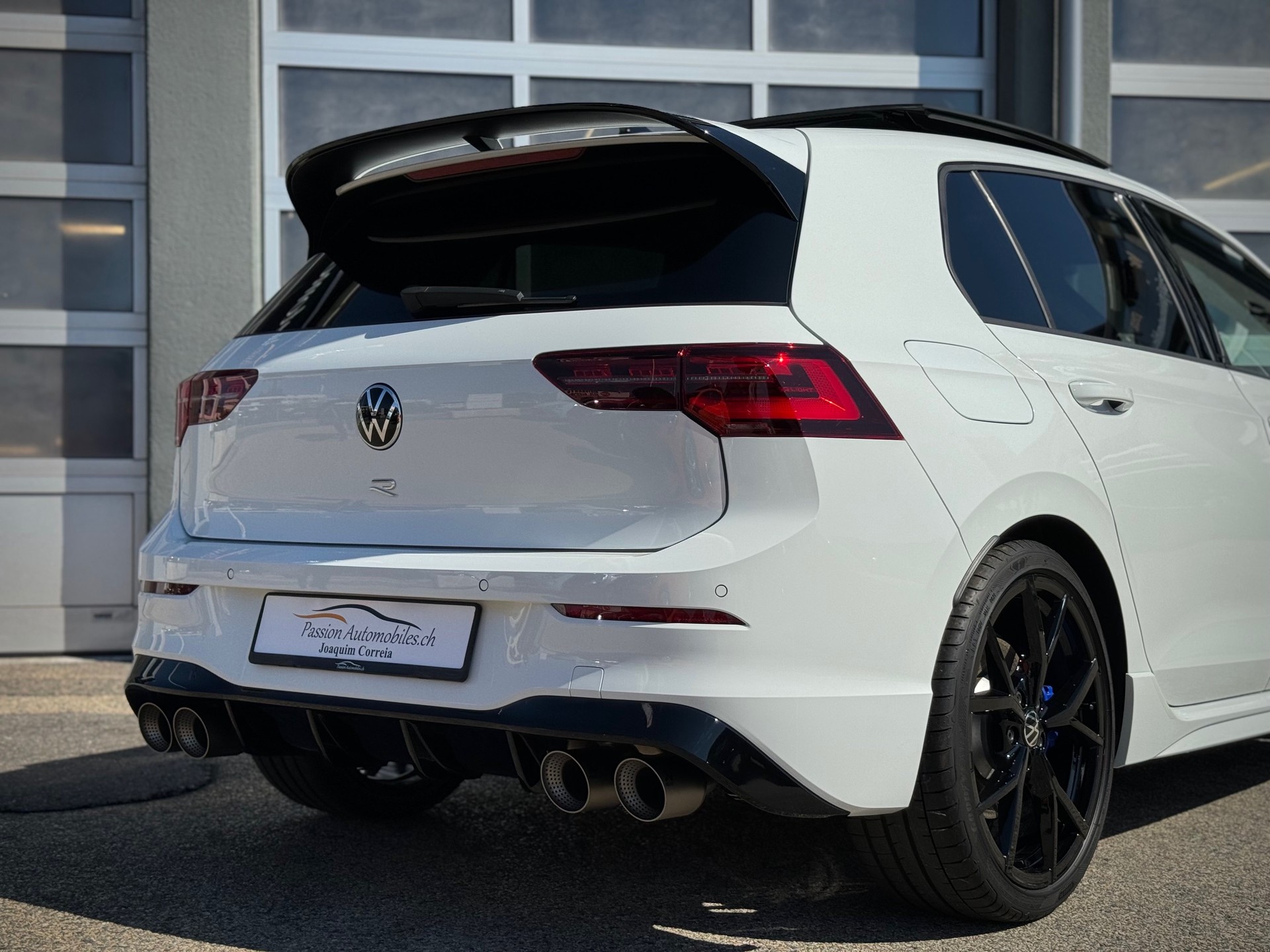 VW Golf 2.0 TSI R Performance DSG 4Motion Akrapovic-image-3