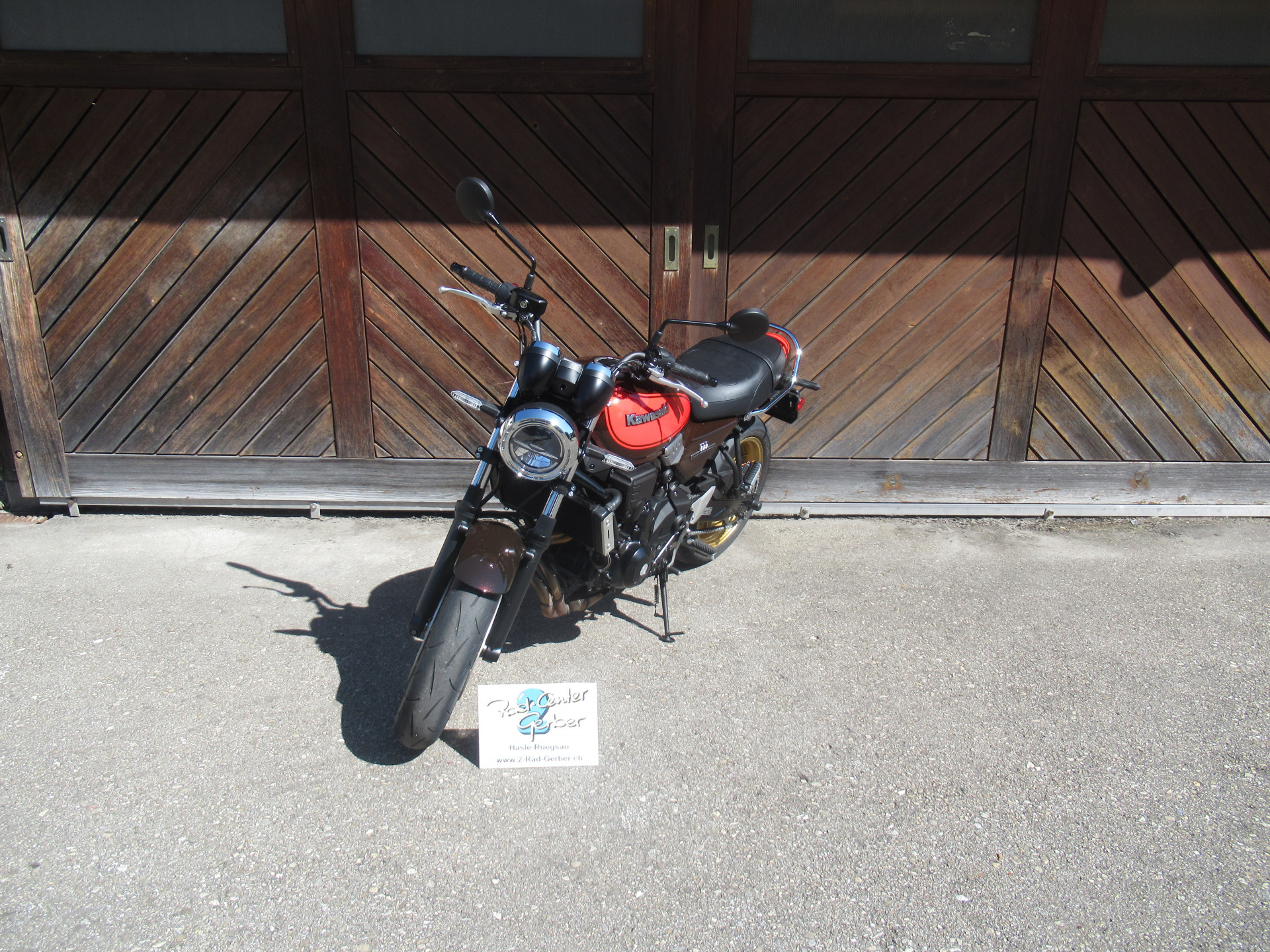 KAWASAKI Z 650 RS 50th Anniversary-showroom-element-1