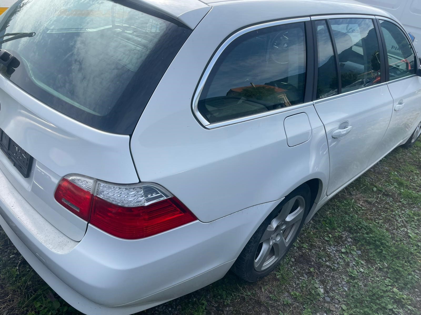BMW 530xi Touring Steptronic-image-4