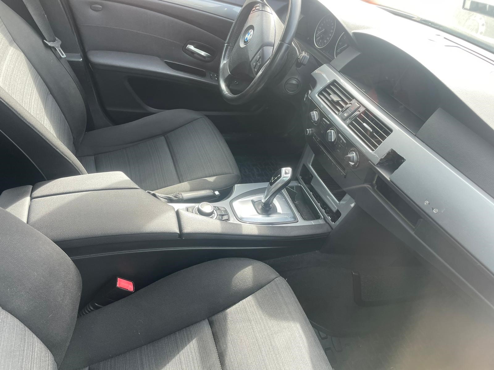 BMW 530xi Touring Steptronic-image-7