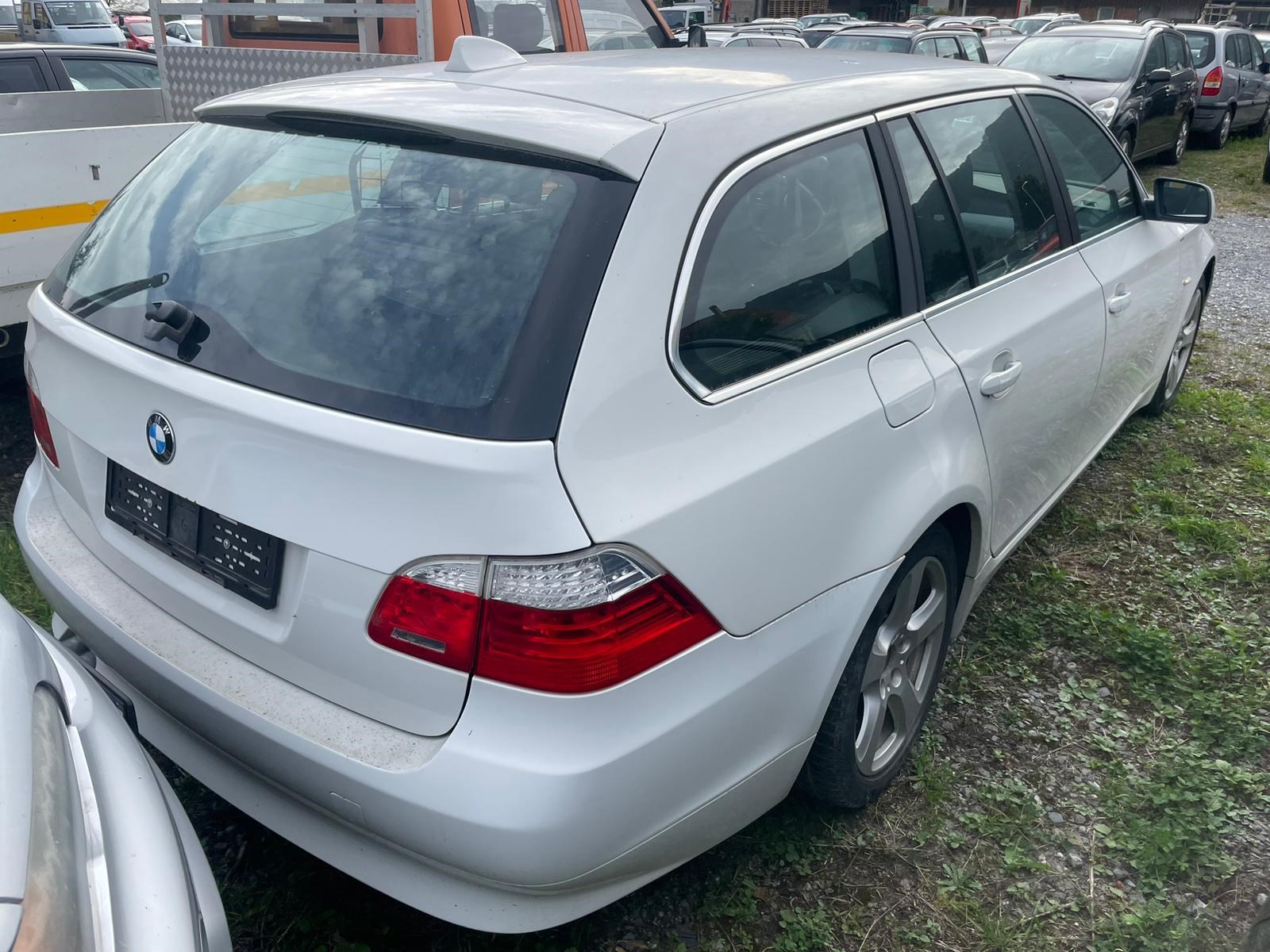 BMW 530xi Touring Steptronic-image-5